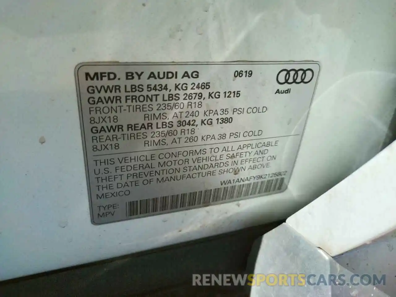 10 Photograph of a damaged car WA1ANAFY9K2125802 AUDI Q5 2019