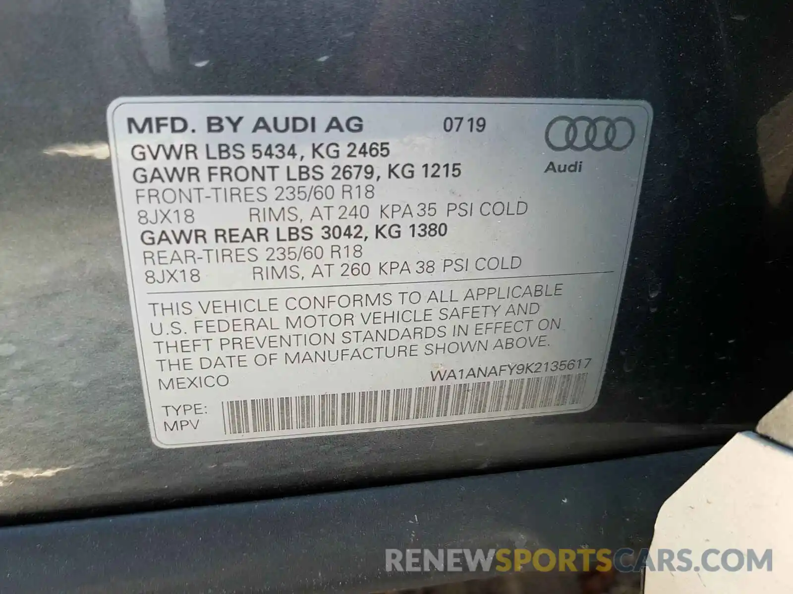 10 Photograph of a damaged car WA1ANAFY9K2135617 AUDI Q5 2019