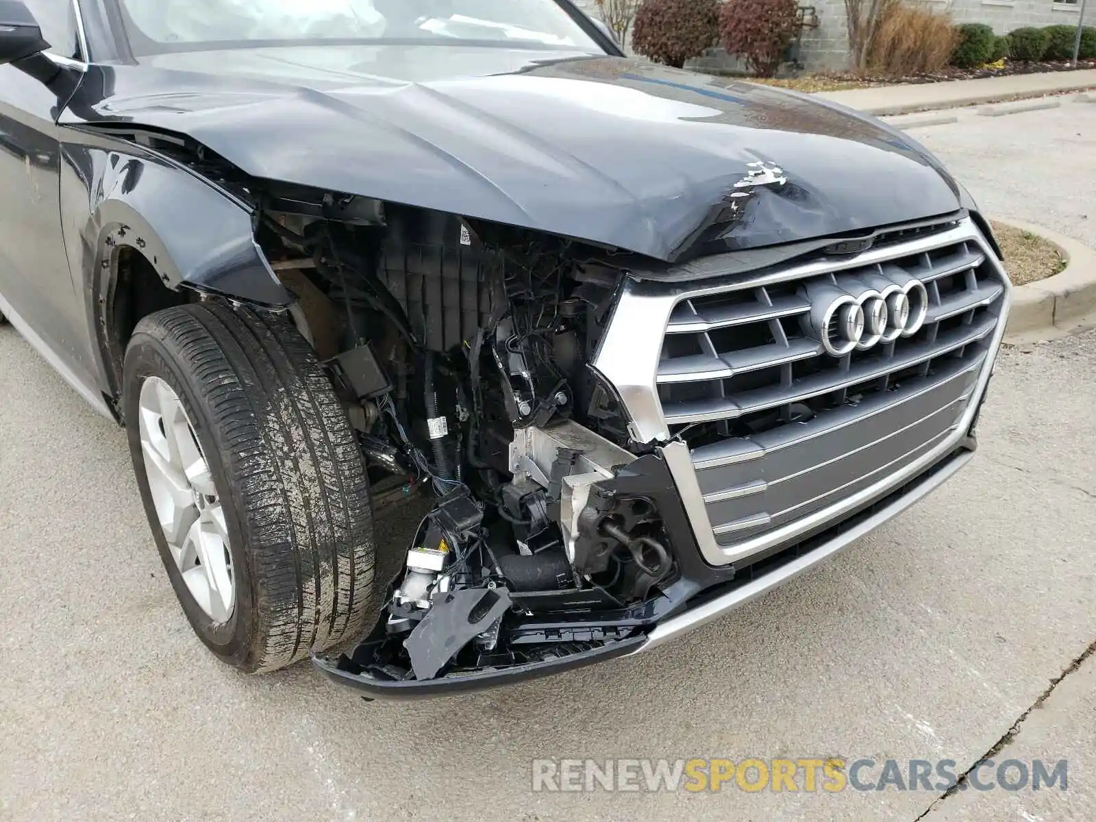 9 Photograph of a damaged car WA1ANAFYXK2031170 AUDI Q5 2019