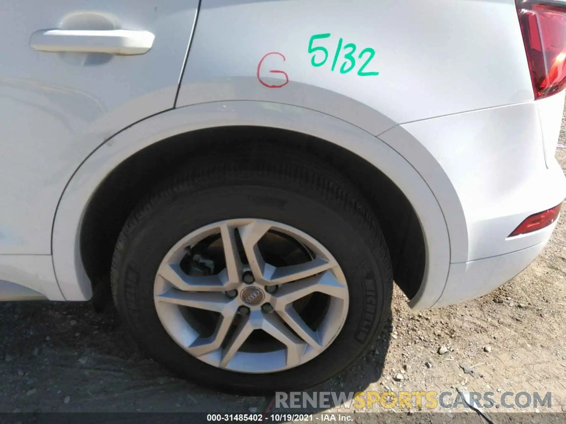 13 Photograph of a damaged car WA1ANAFYXK2047241 AUDI Q5 2019