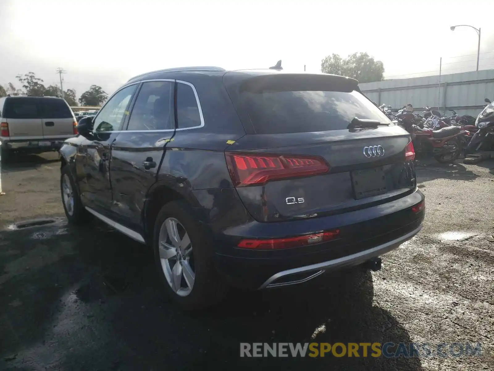 3 Фотография поврежденного автомобиля WA1ANAFYXK2058465 AUDI Q5 2019