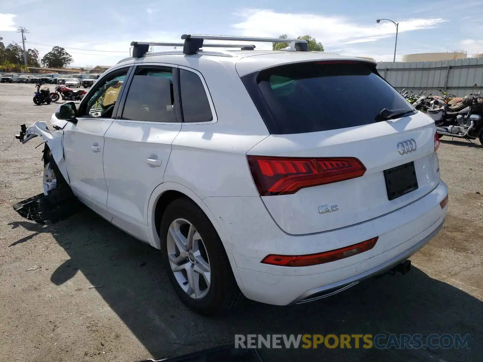 3 Фотография поврежденного автомобиля WA1ANAFYXK2069661 AUDI Q5 2019