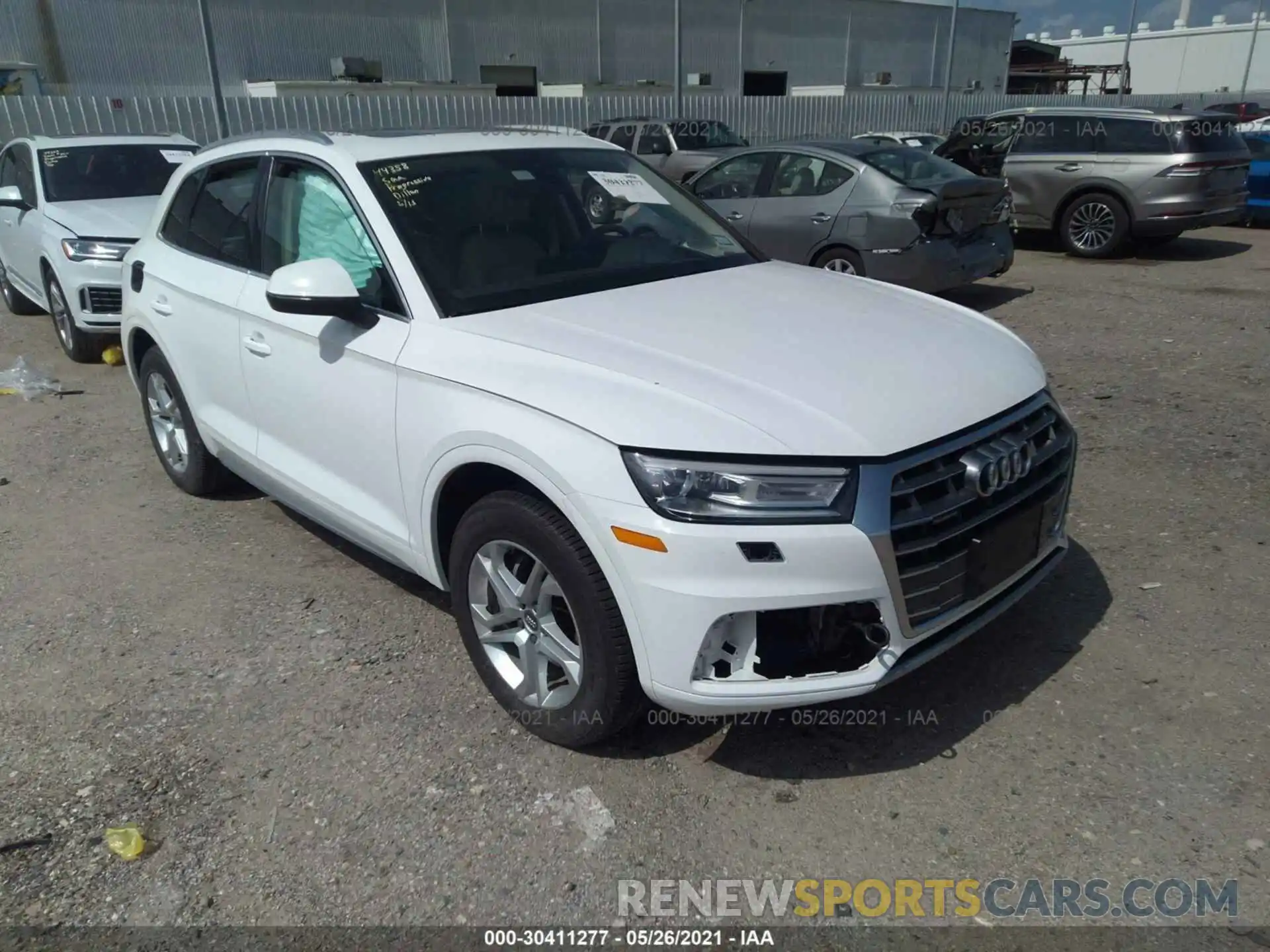 1 Фотография поврежденного автомобиля WA1ANAFYXK2070390 AUDI Q5 2019