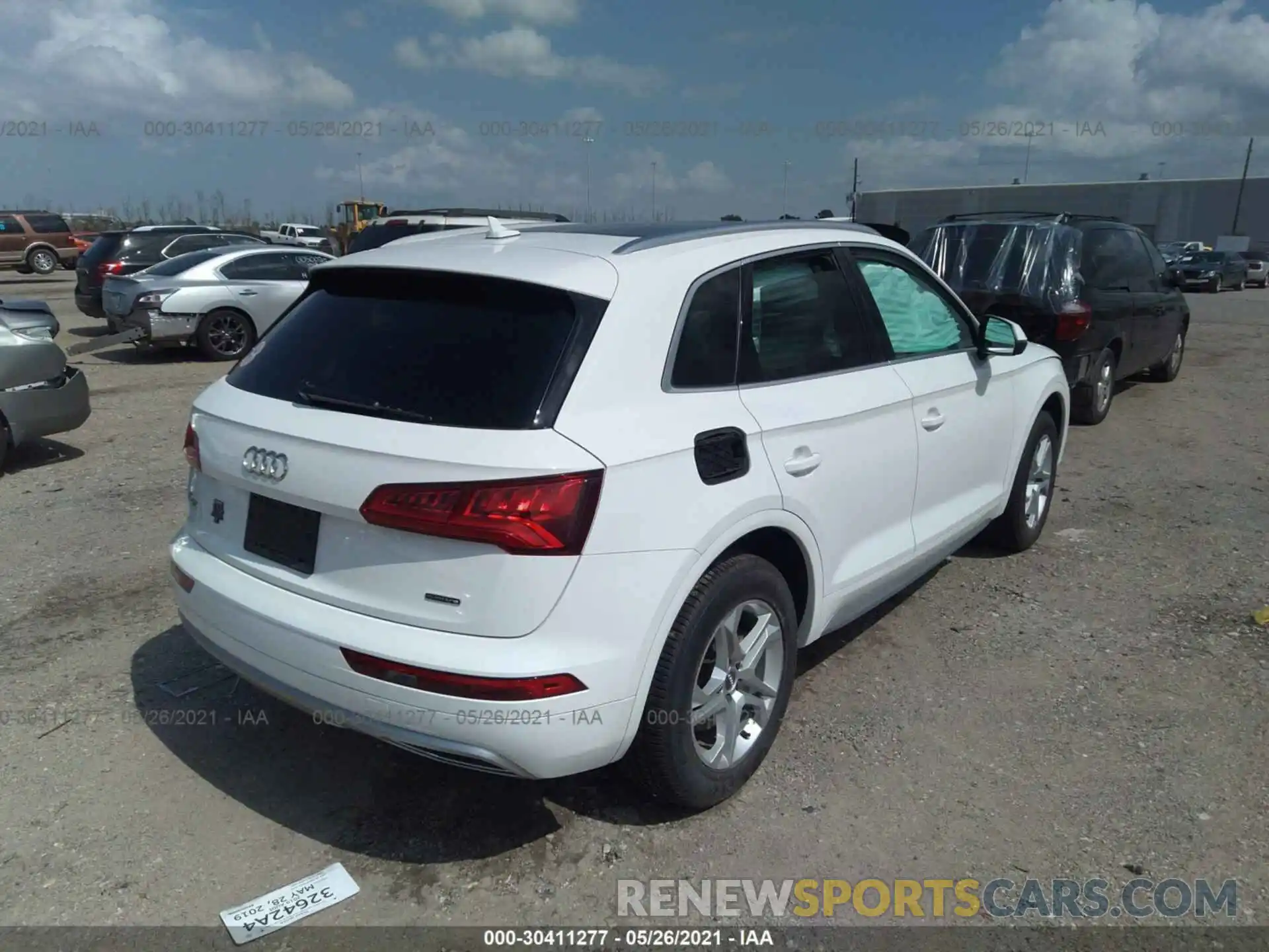 4 Фотография поврежденного автомобиля WA1ANAFYXK2070390 AUDI Q5 2019