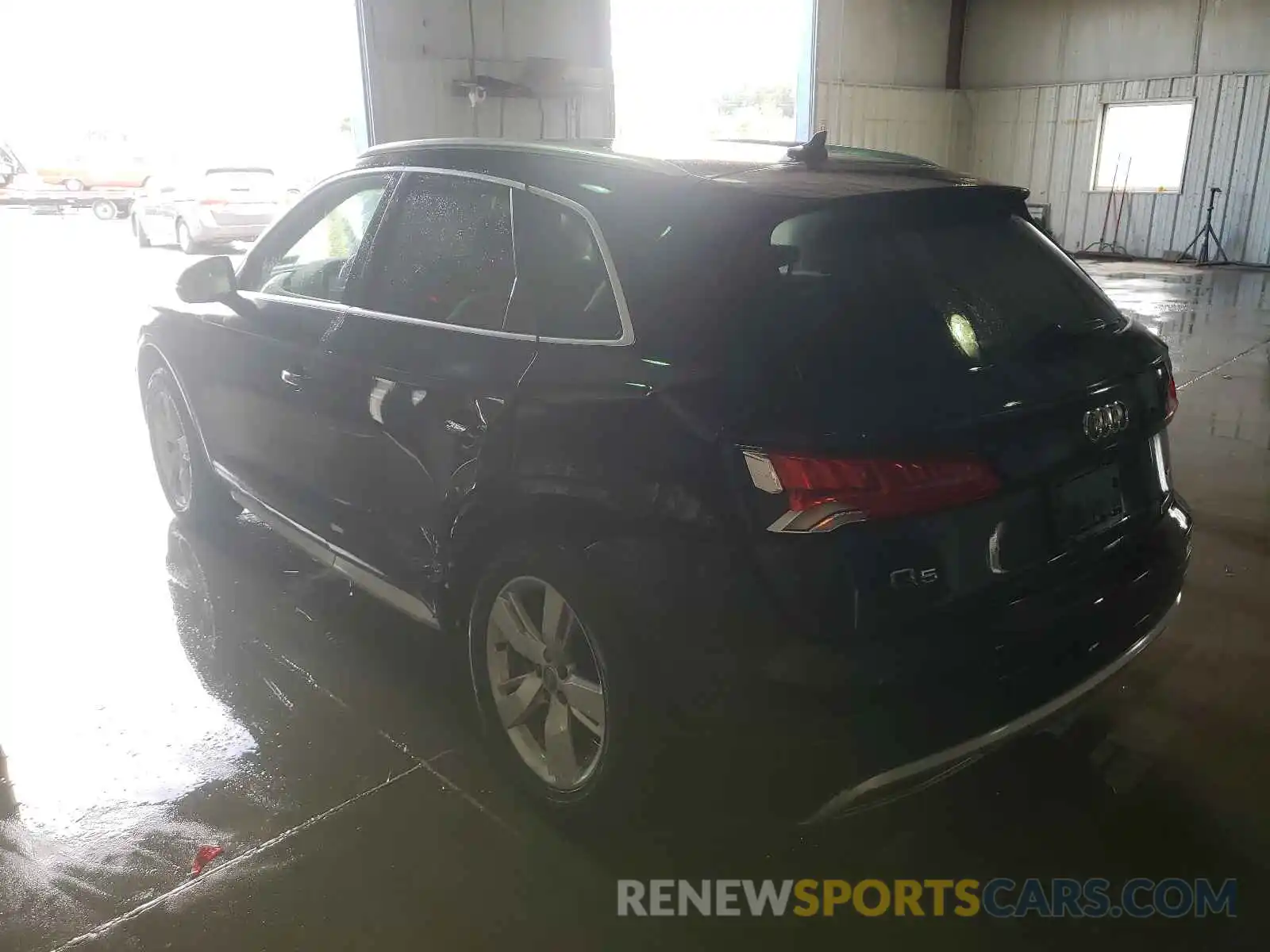 3 Фотография поврежденного автомобиля WA1ANAFYXK2076299 AUDI Q5 2019