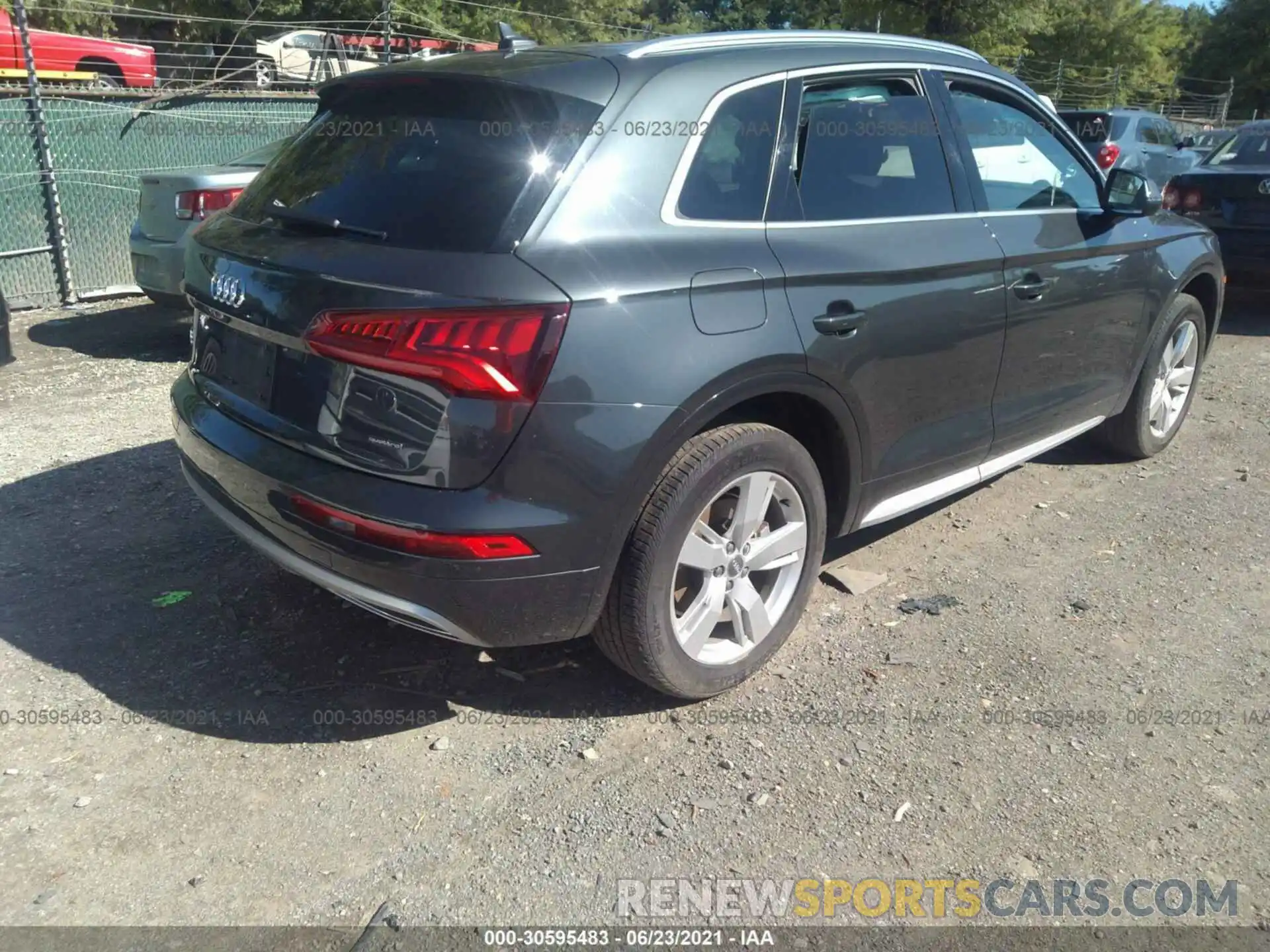 4 Фотография поврежденного автомобиля WA1ANAFYXK2091952 AUDI Q5 2019