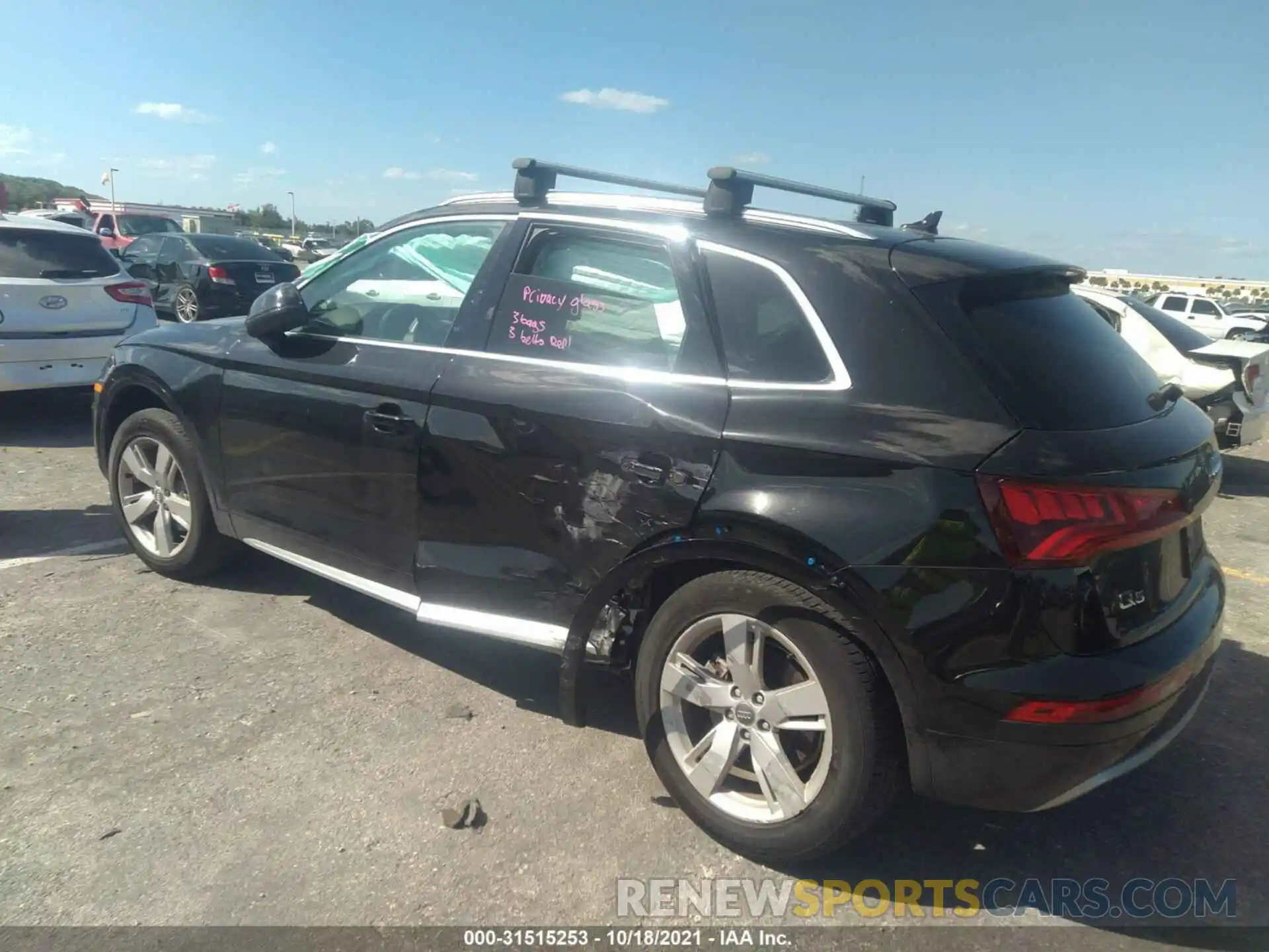 3 Фотография поврежденного автомобиля WA1ANAFYXK2094012 AUDI Q5 2019