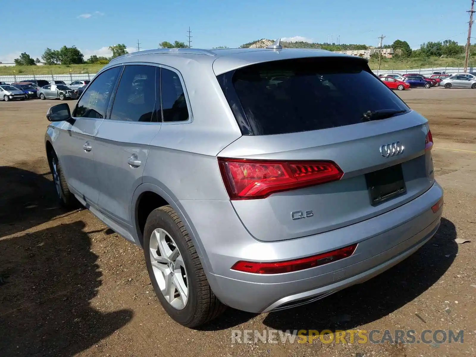 3 Фотография поврежденного автомобиля WA1ANAFYXK2096701 AUDI Q5 2019