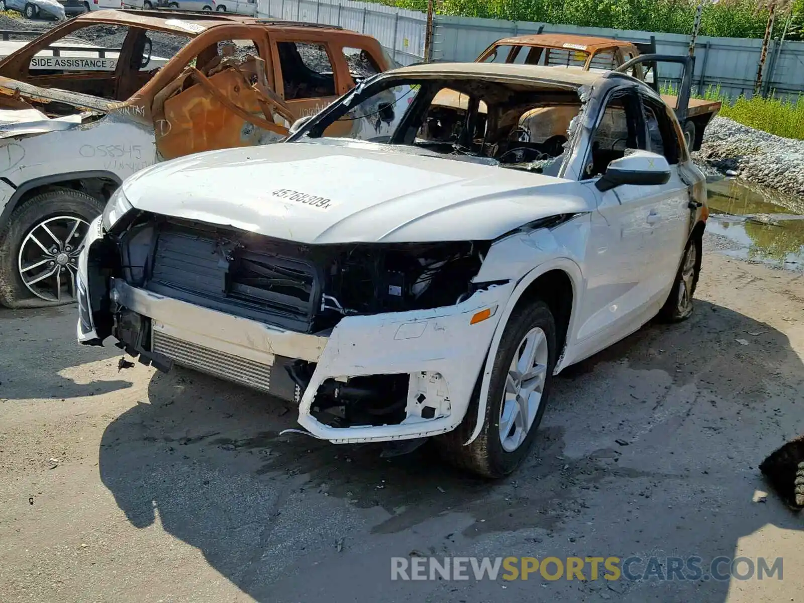 2 Фотография поврежденного автомобиля WA1ANAFYXK2107440 AUDI Q5 2019