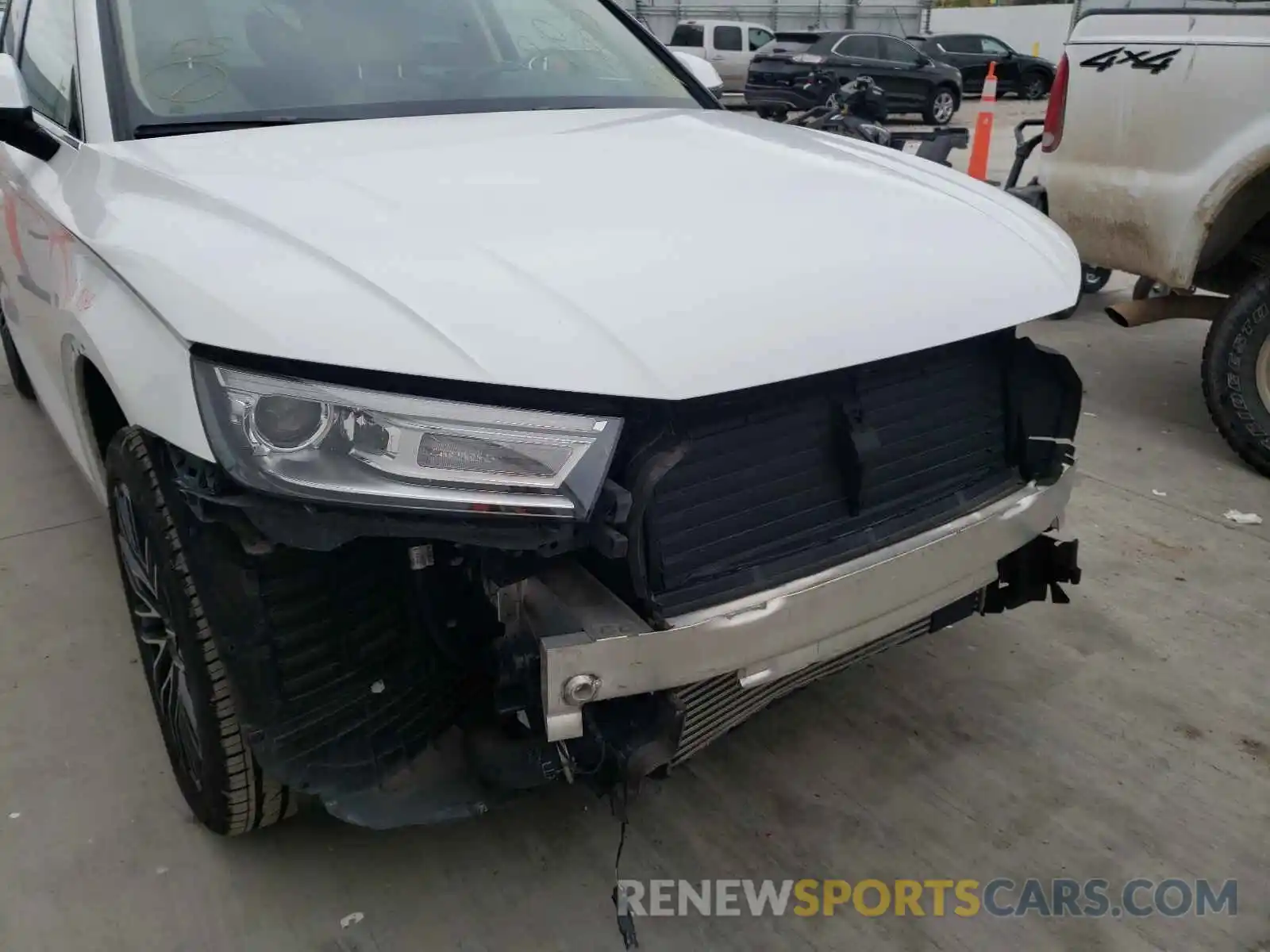 9 Photograph of a damaged car WA1ANAFYXK2111262 AUDI Q5 2019