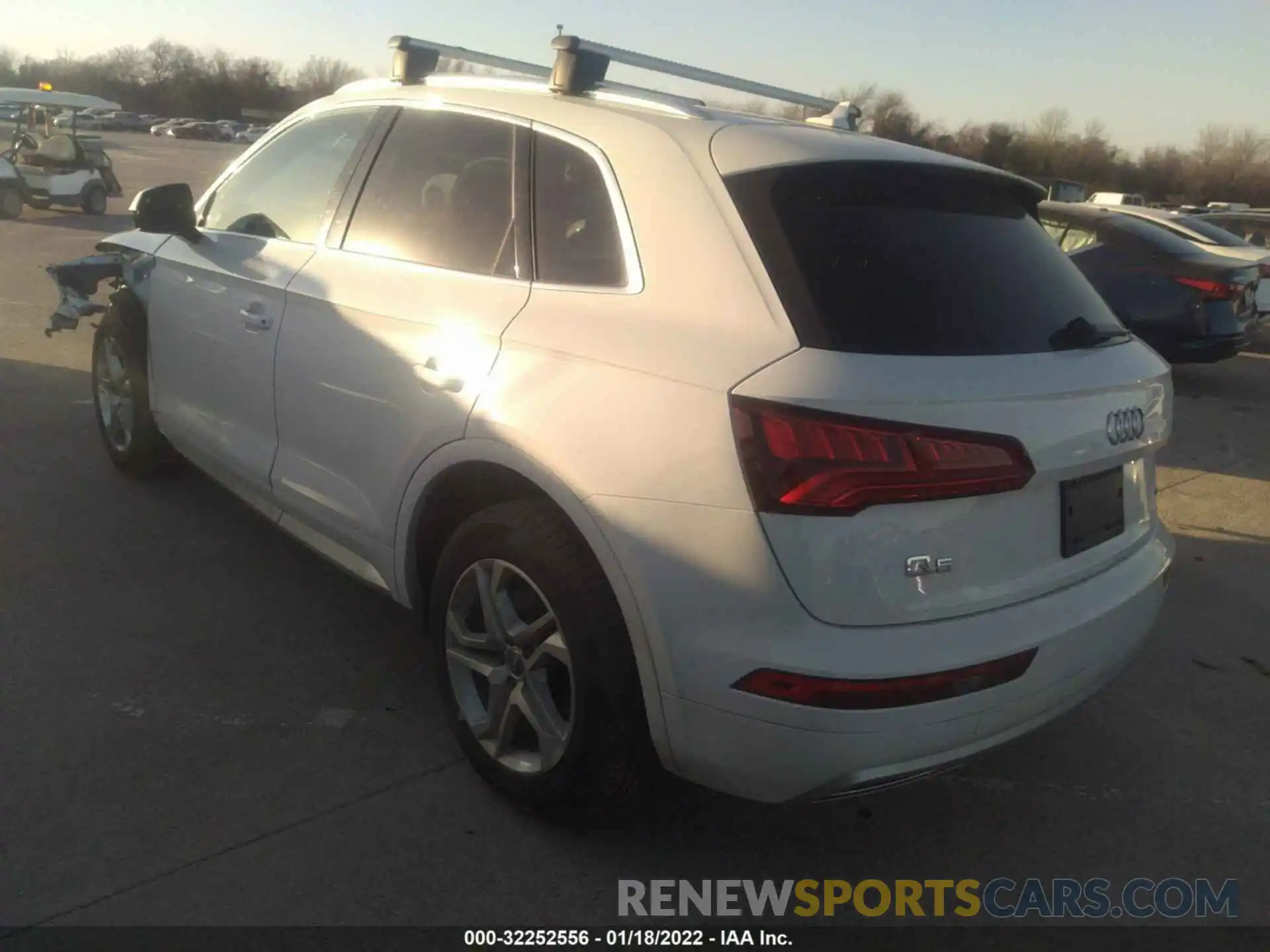 3 Фотография поврежденного автомобиля WA1ANAFYXK2112945 AUDI Q5 2019