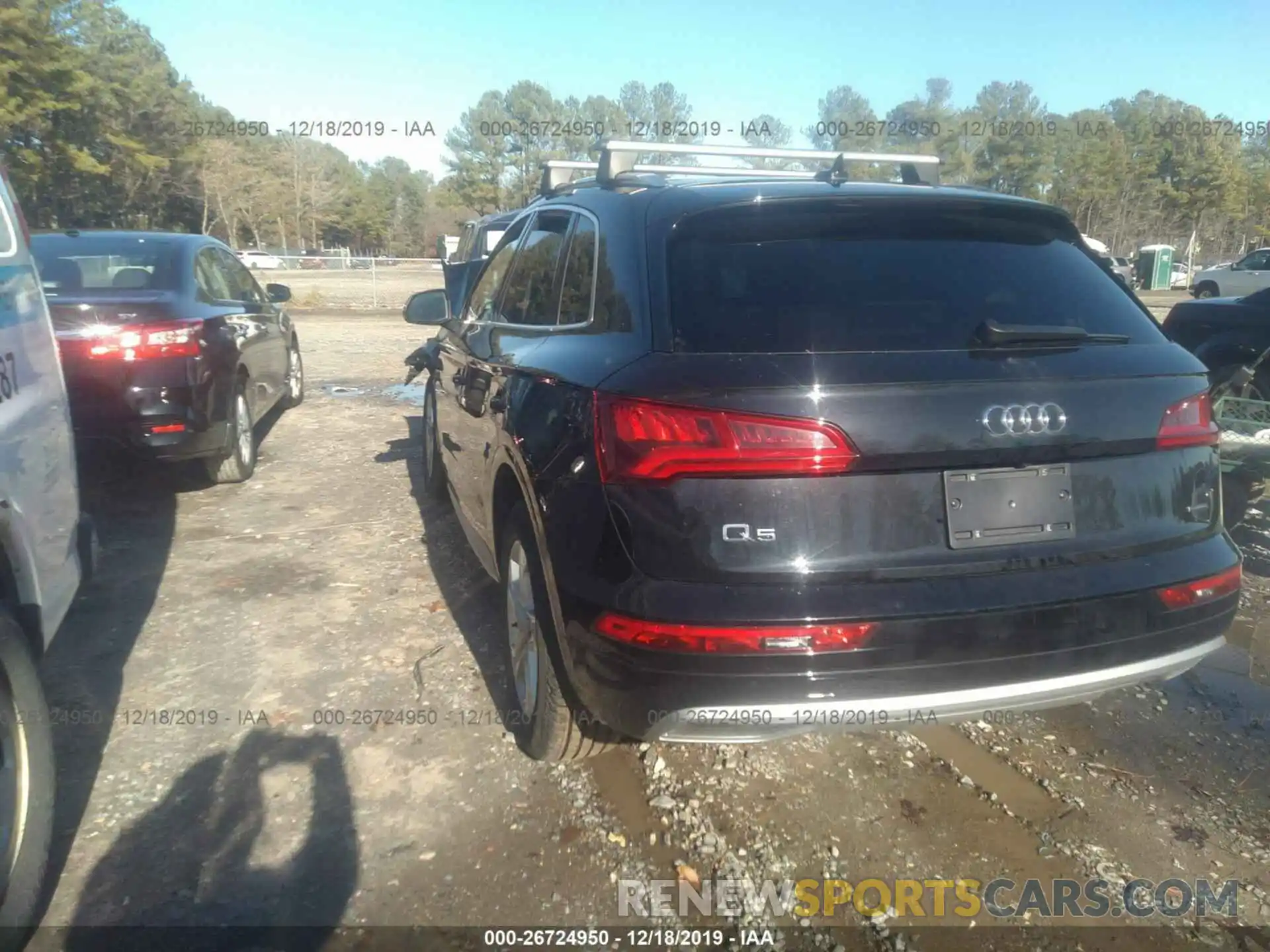 3 Фотография поврежденного автомобиля WA1ANAFYXK2124688 AUDI Q5 2019