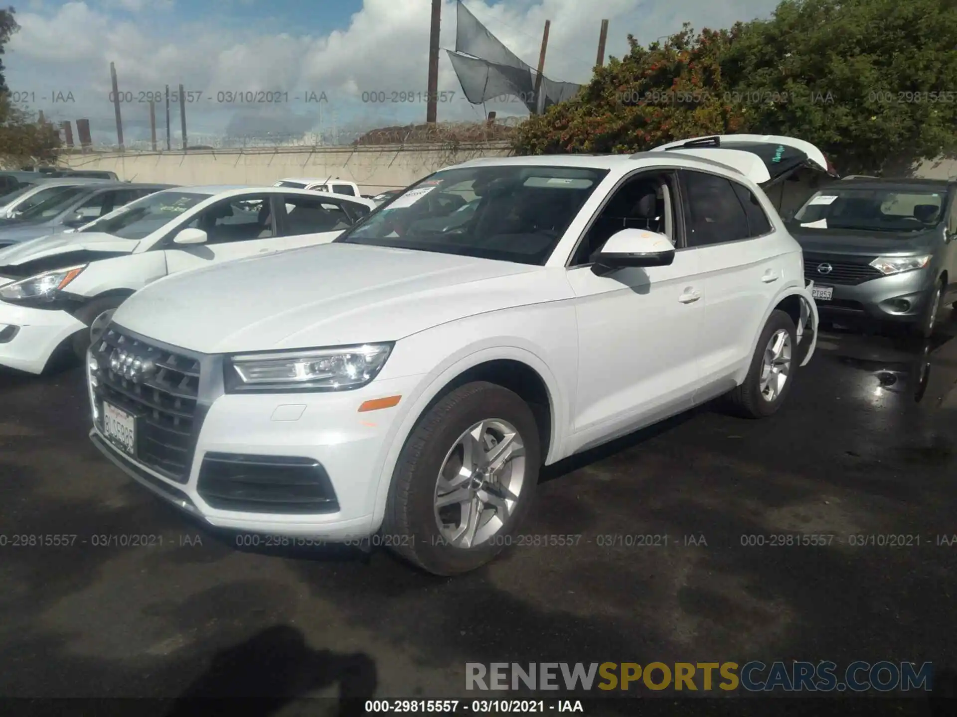 2 Фотография поврежденного автомобиля WA1ANAFYXK2139160 AUDI Q5 2019