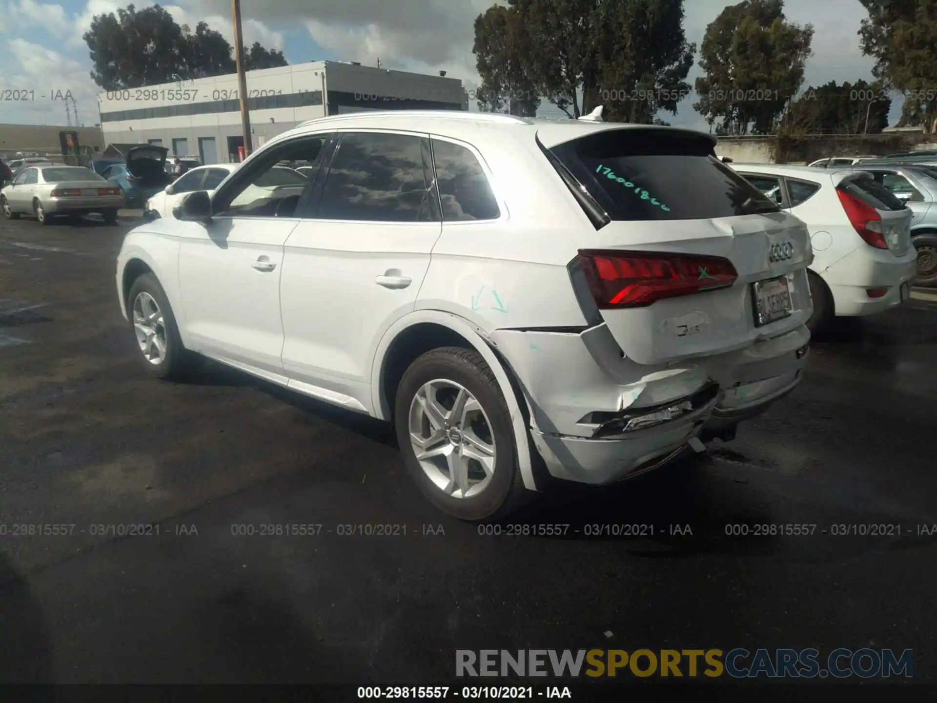 3 Фотография поврежденного автомобиля WA1ANAFYXK2139160 AUDI Q5 2019