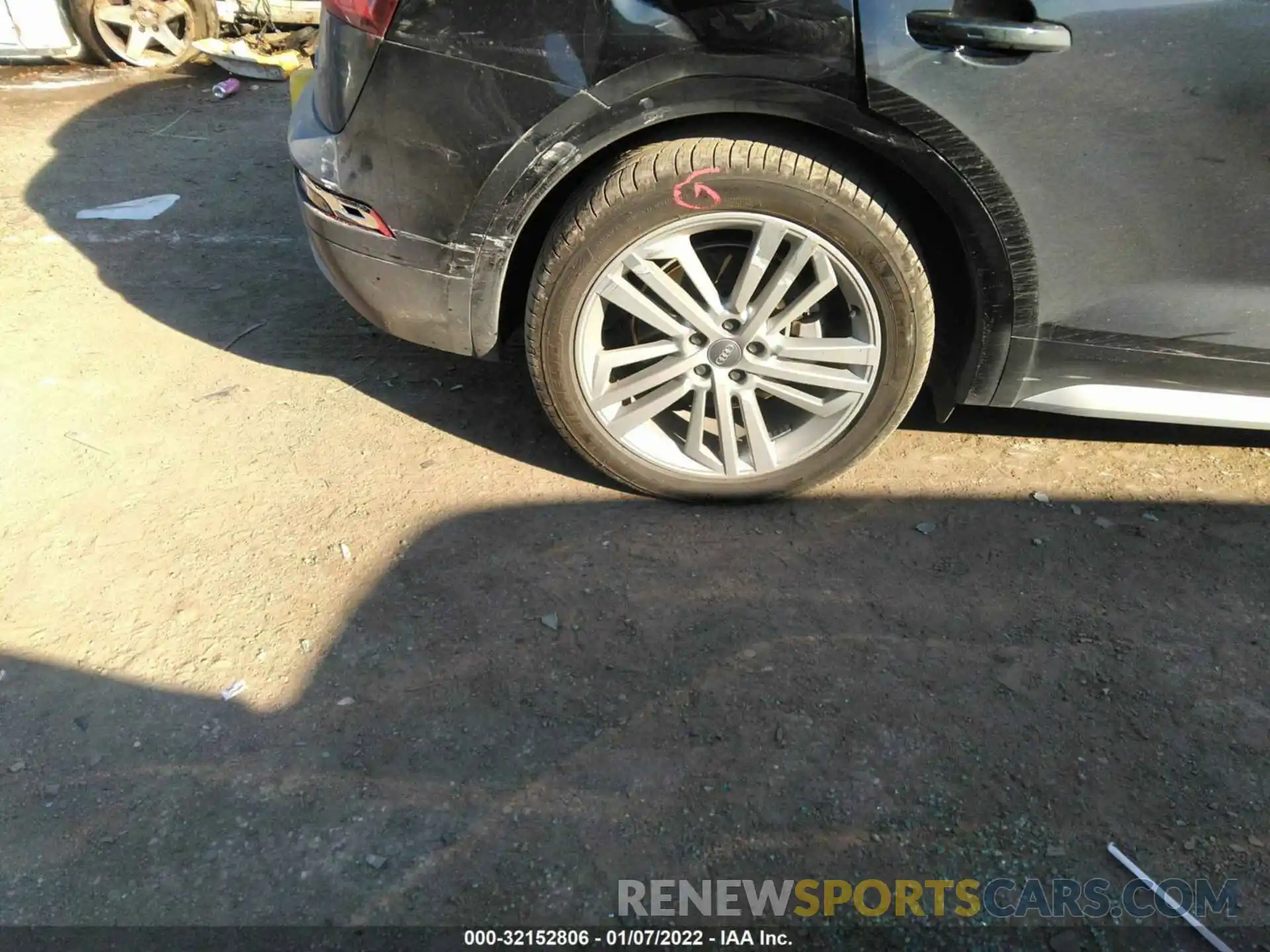 15 Photograph of a damaged car WA1BNAFY0K2034860 AUDI Q5 2019