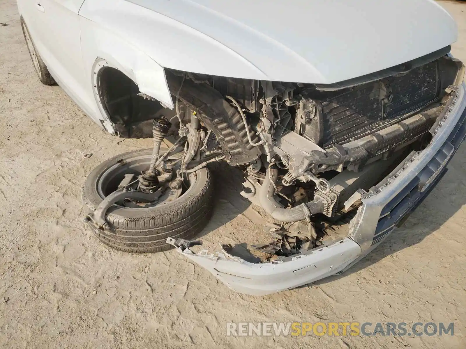 9 Photograph of a damaged car WA1BNAFY0K2049049 AUDI Q5 2019