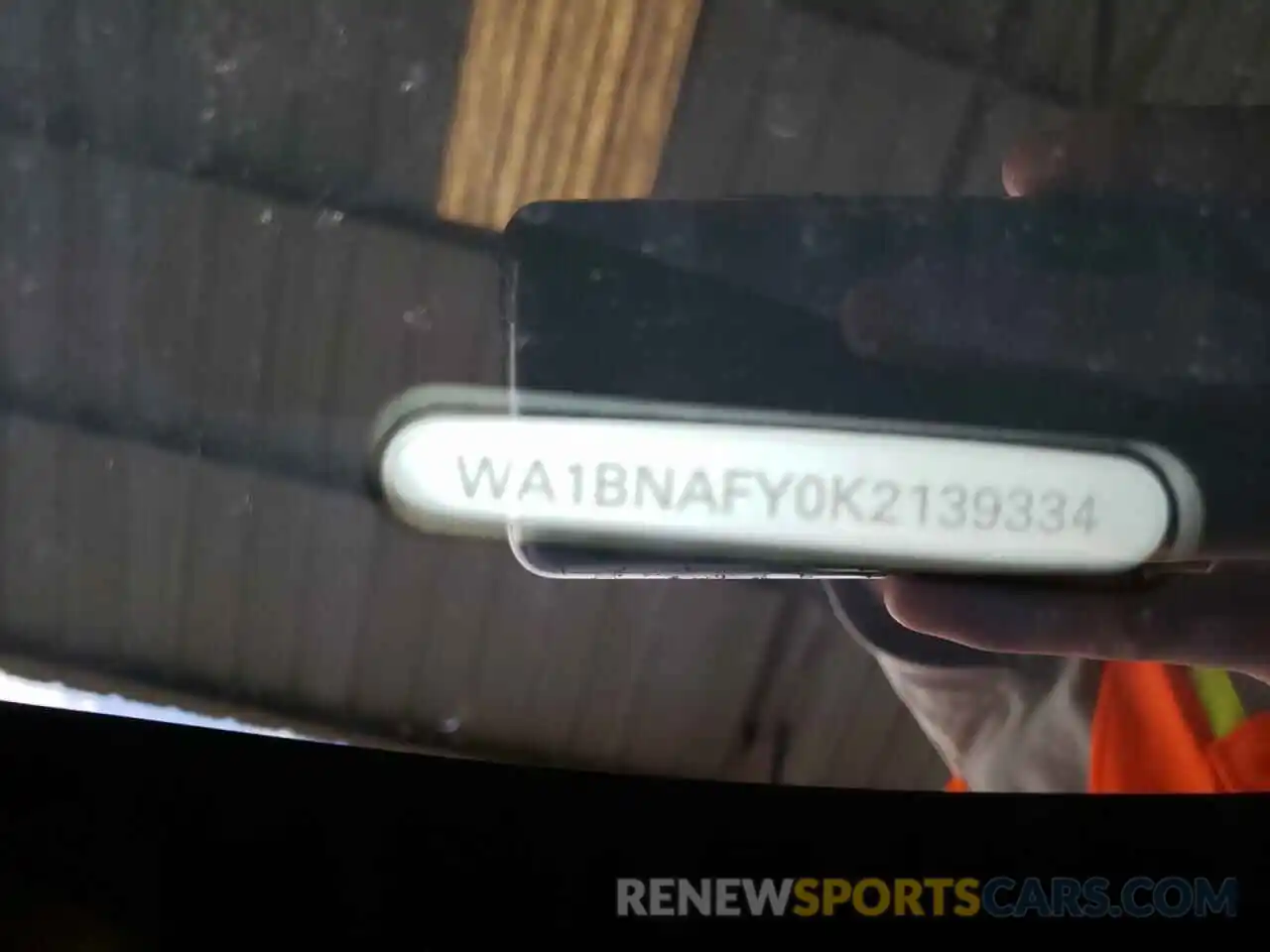 10 Photograph of a damaged car WA1BNAFY0K2139334 AUDI Q5 2019