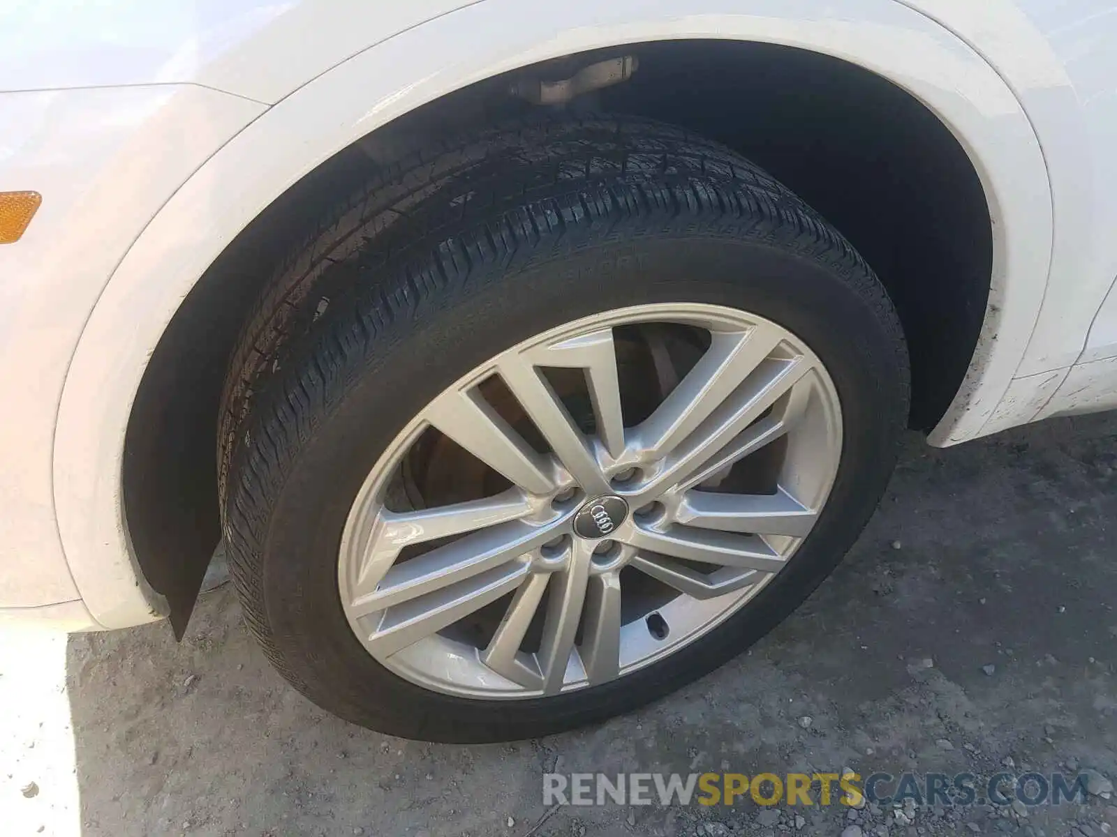 9 Photograph of a damaged car WA1BNAFY1K2046998 AUDI Q5 2019