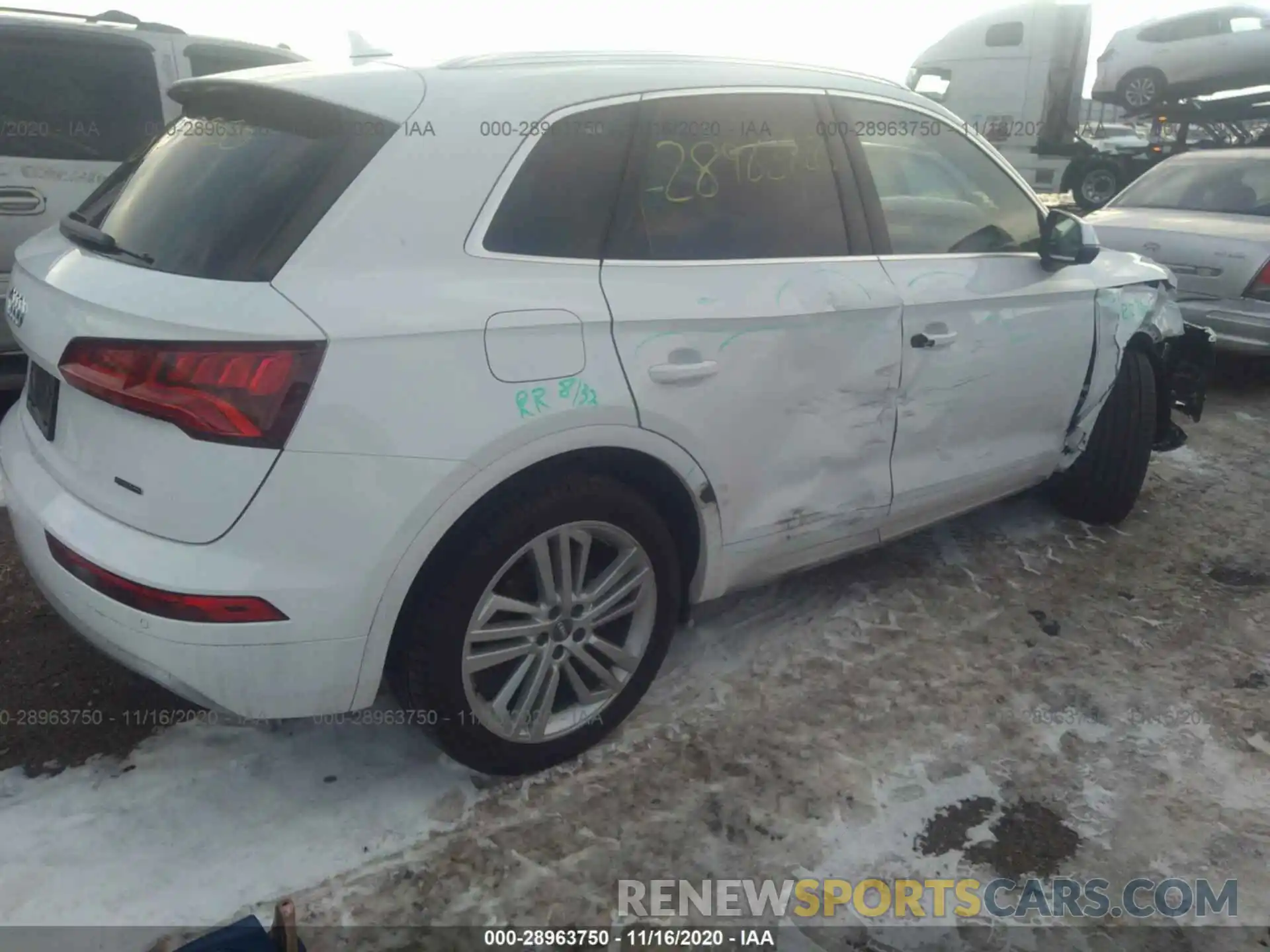 4 Photograph of a damaged car WA1BNAFY1K2069021 AUDI Q5 2019