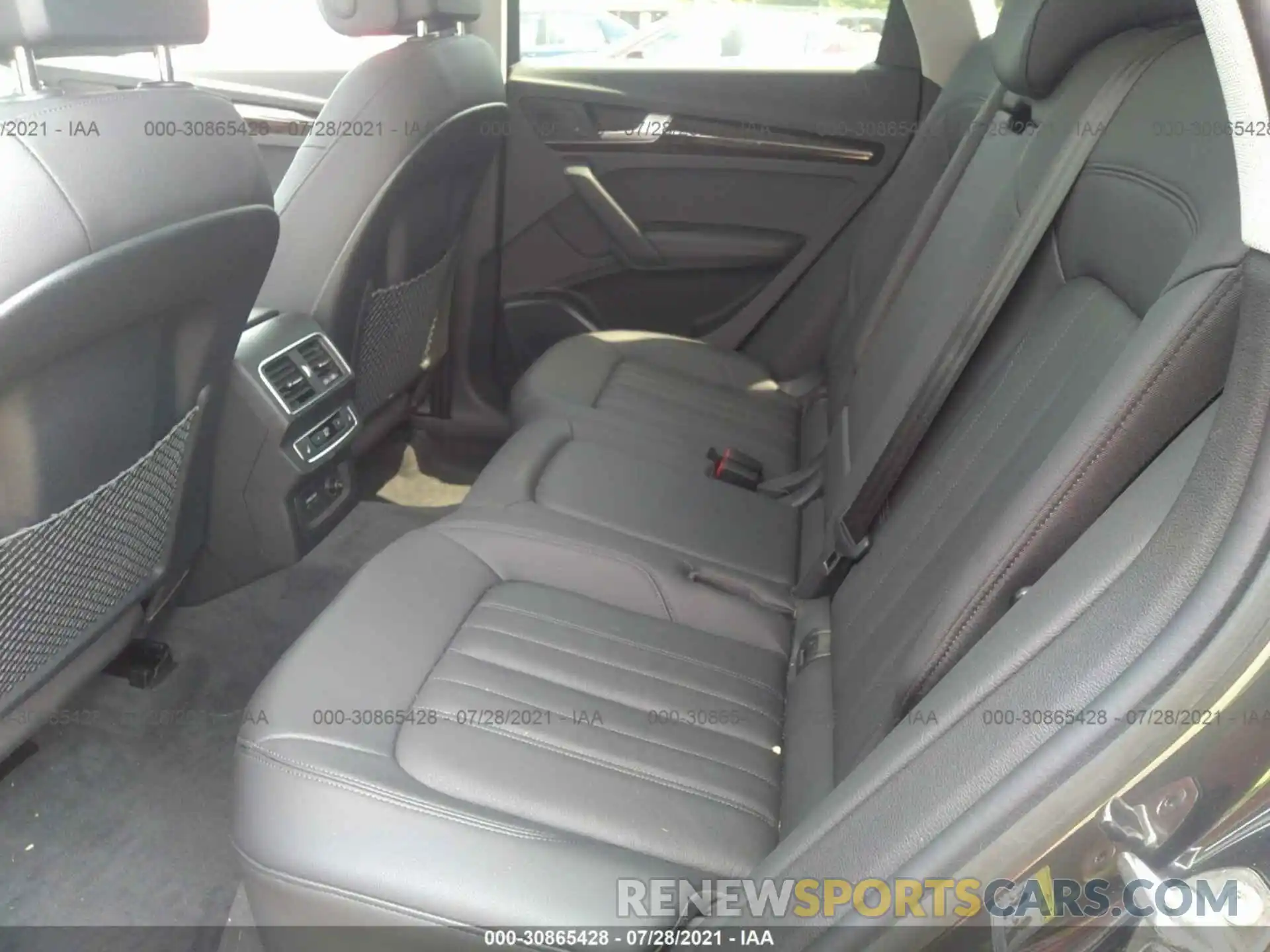 8 Photograph of a damaged car WA1BNAFY1K2099782 AUDI Q5 2019