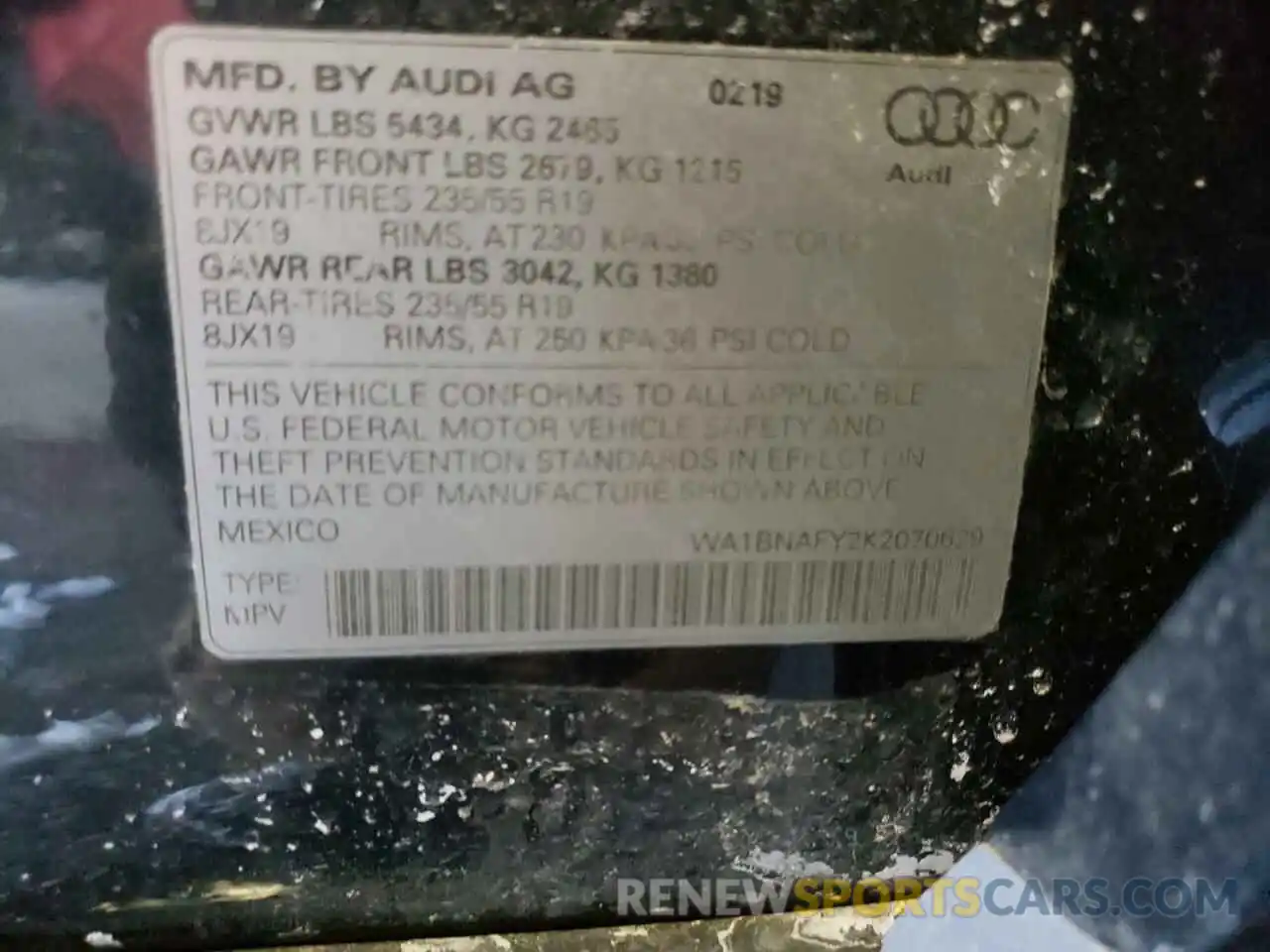 10 Photograph of a damaged car WA1BNAFY2K2070629 AUDI Q5 2019