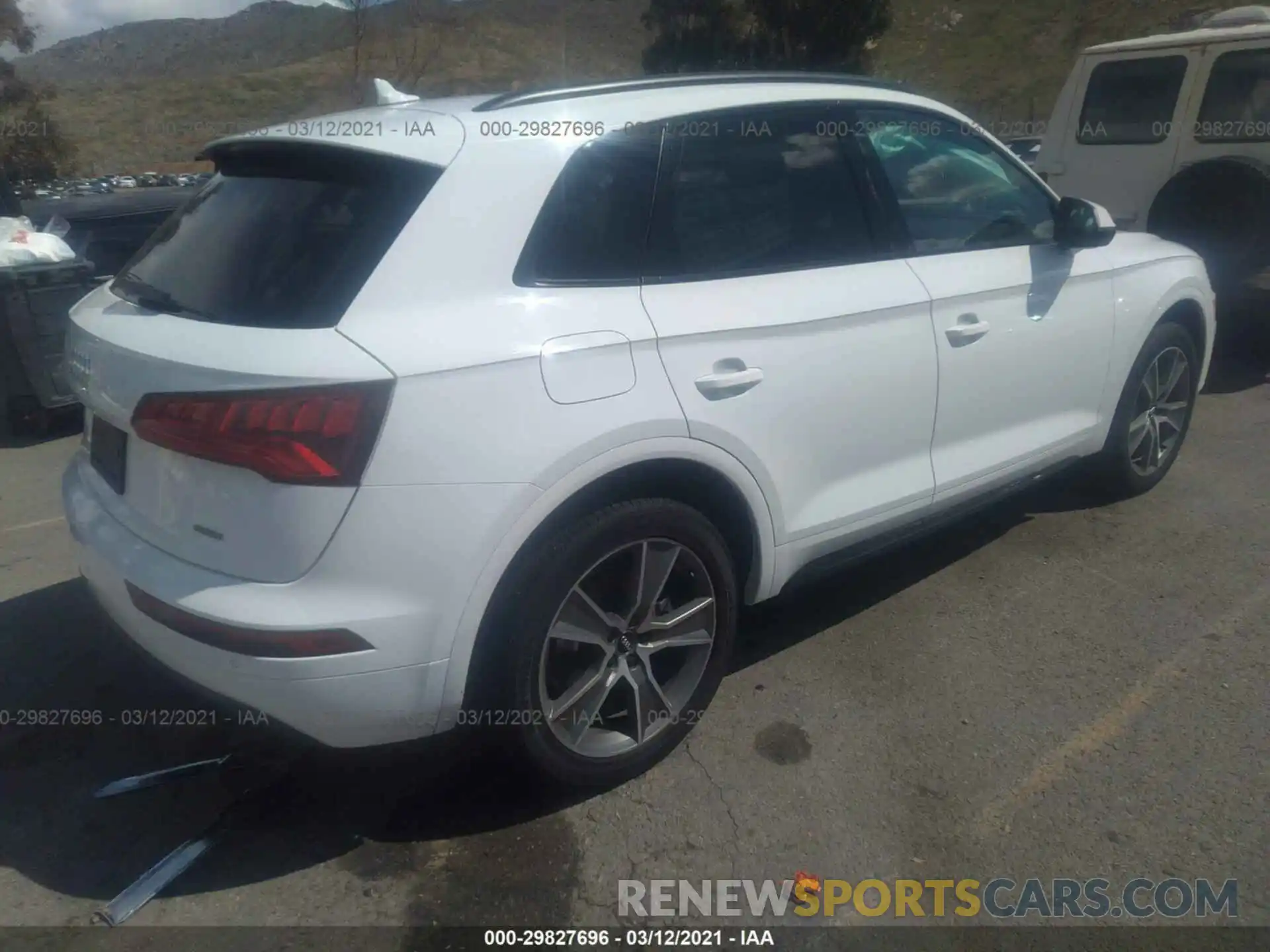 4 Фотография поврежденного автомобиля WA1BNAFY2K2075698 AUDI Q5 2019