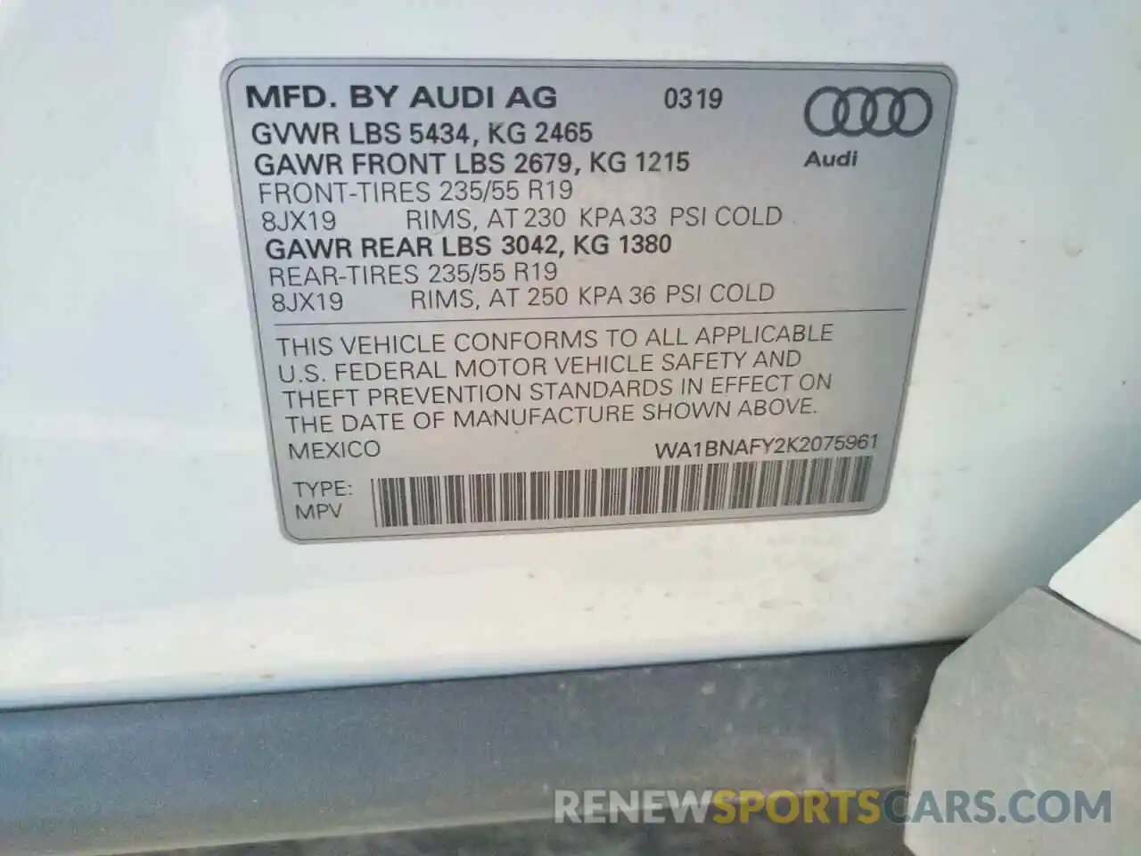 10 Photograph of a damaged car WA1BNAFY2K2075961 AUDI Q5 2019