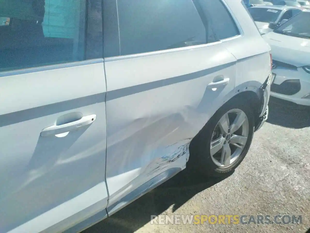 9 Фотография поврежденного автомобиля WA1BNAFY2K2075961 AUDI Q5 2019