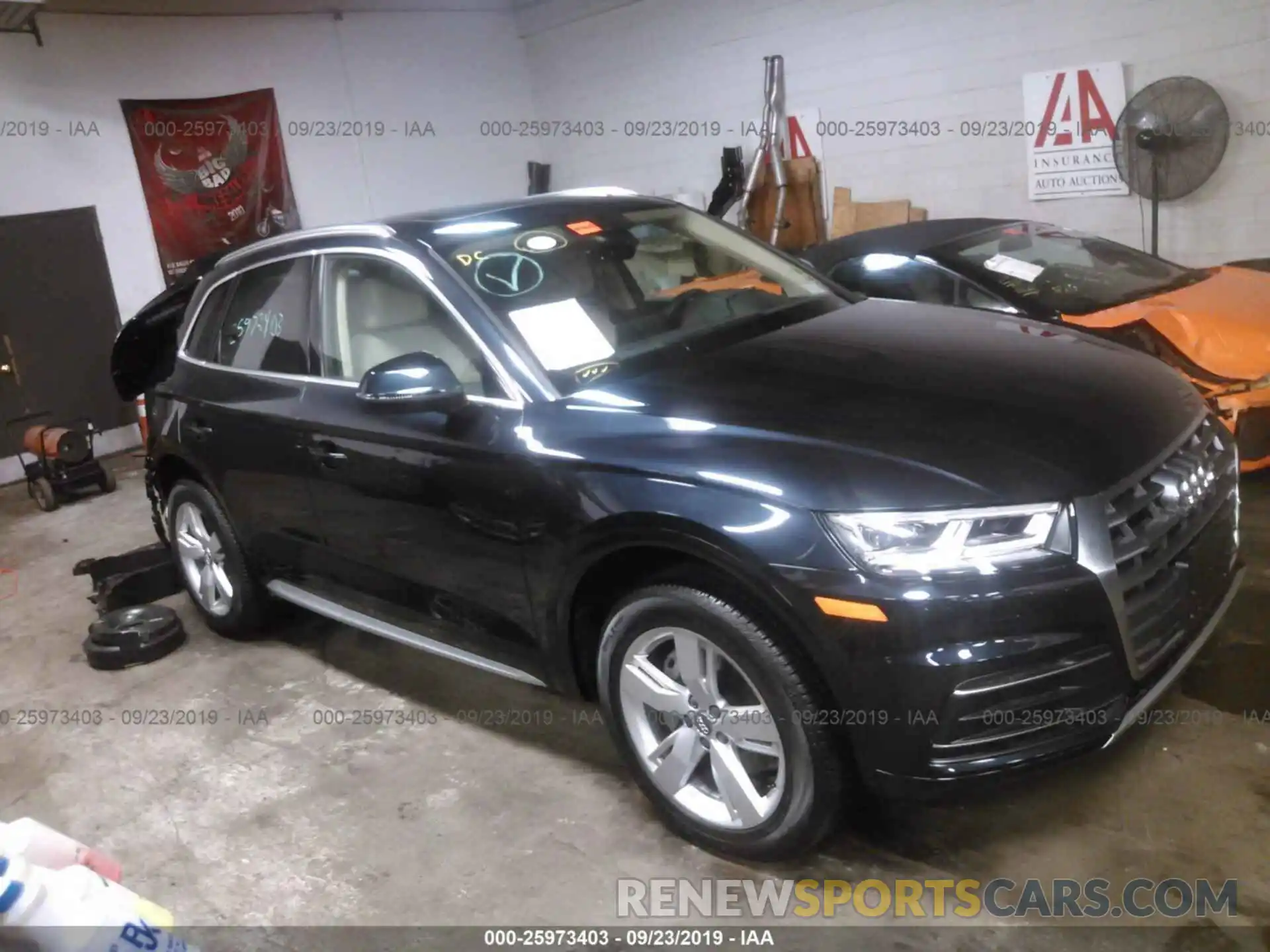 1 Фотография поврежденного автомобиля WA1BNAFY3K2037493 AUDI Q5 2019