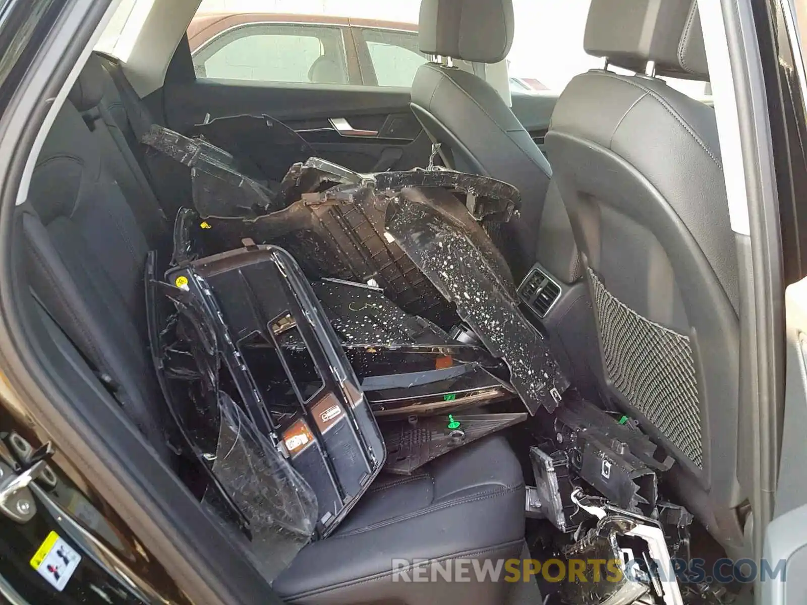 6 Photograph of a damaged car WA1BNAFY3K2037686 AUDI Q5 2019