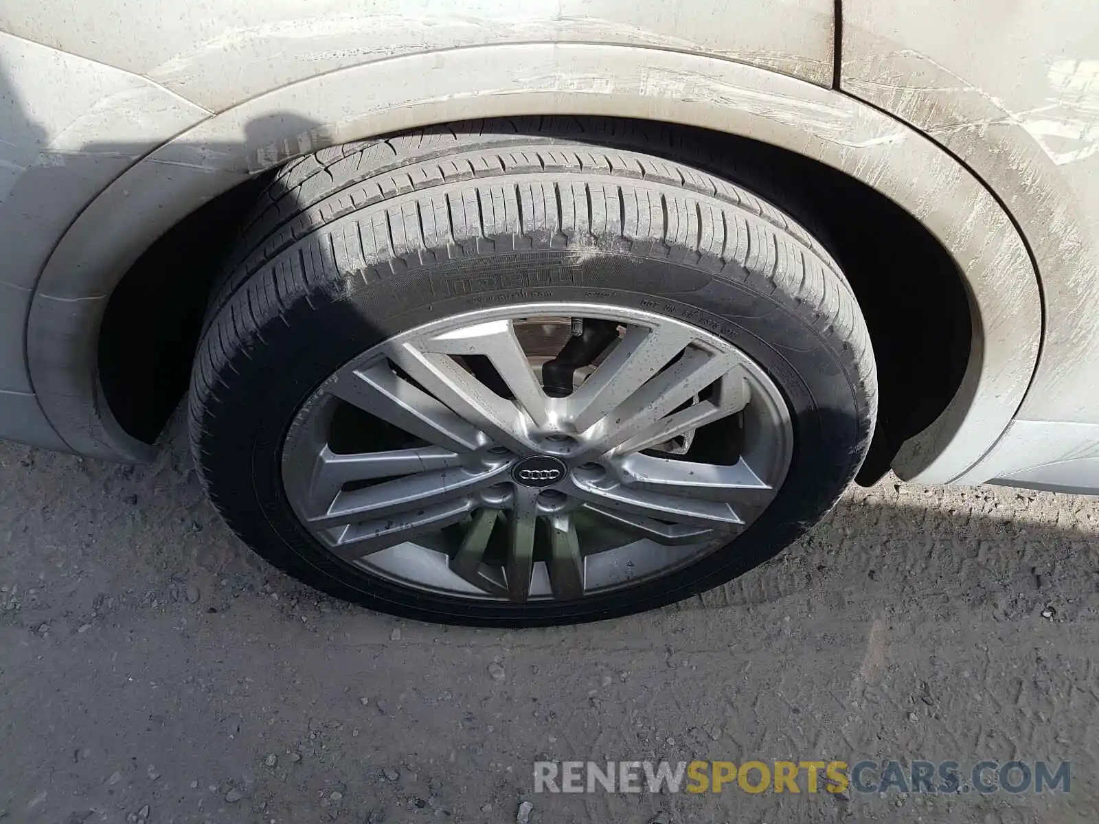 9 Photograph of a damaged car WA1BNAFY3K2038031 AUDI Q5 2019