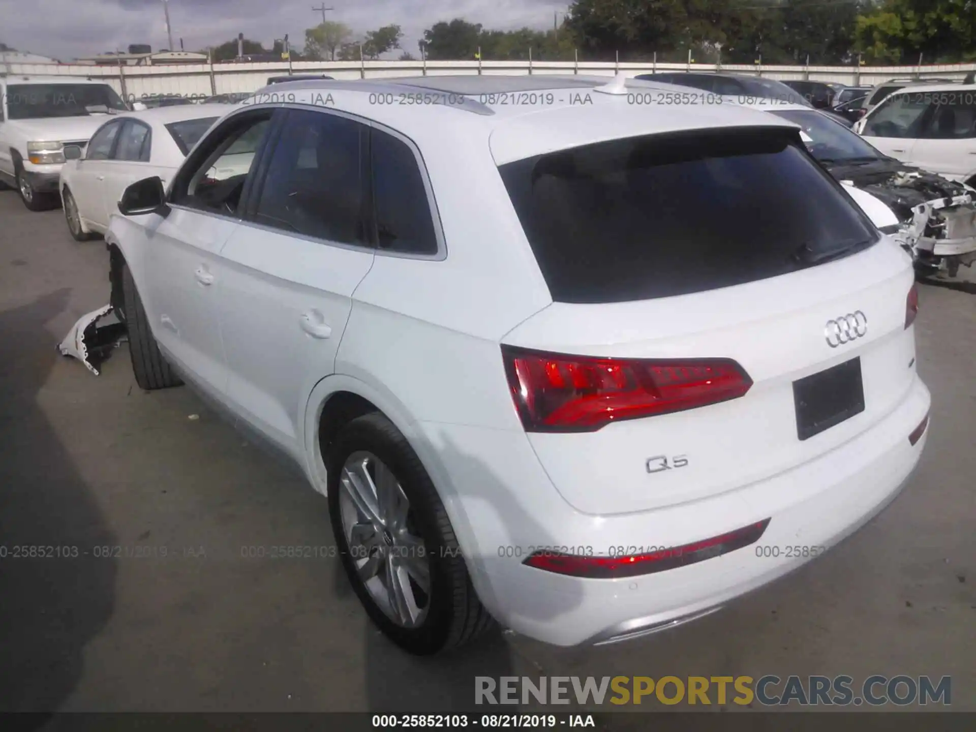 3 Фотография поврежденного автомобиля WA1BNAFY3K2043536 AUDI Q5 2019