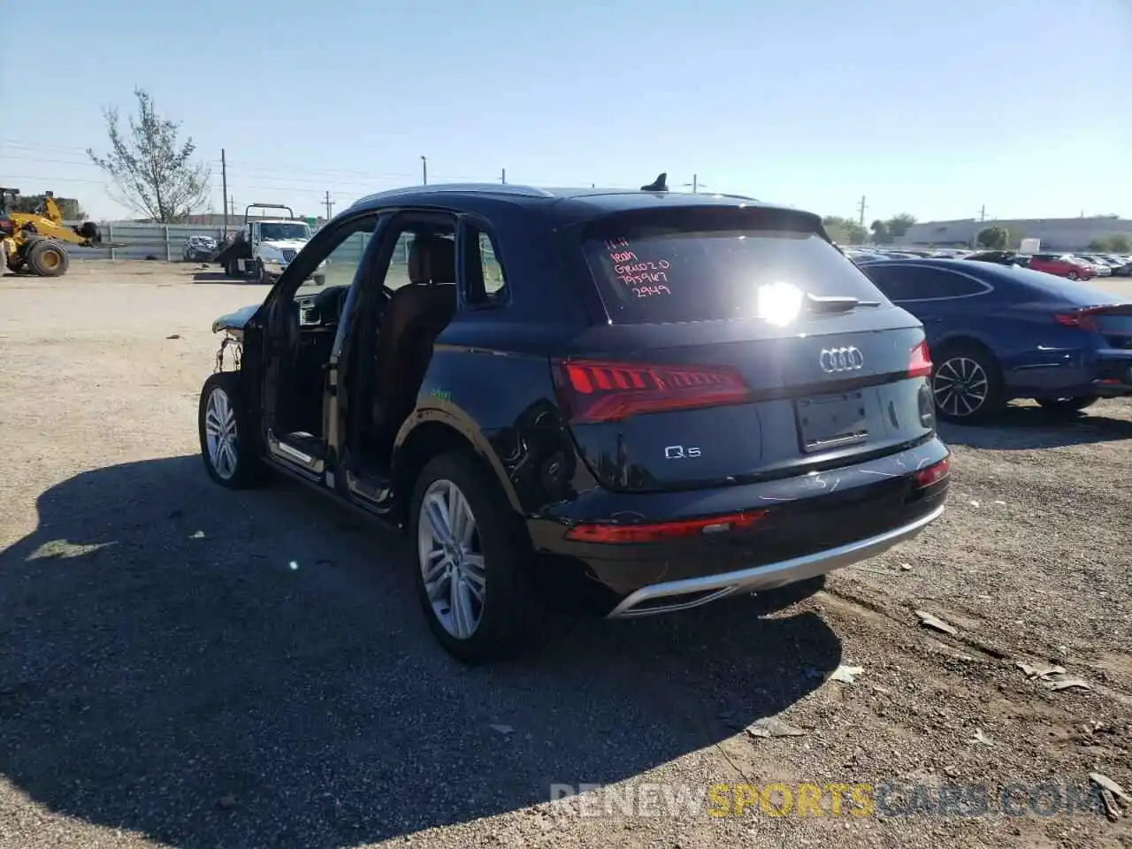 3 Фотография поврежденного автомобиля WA1BNAFY3K2098066 AUDI Q5 2019