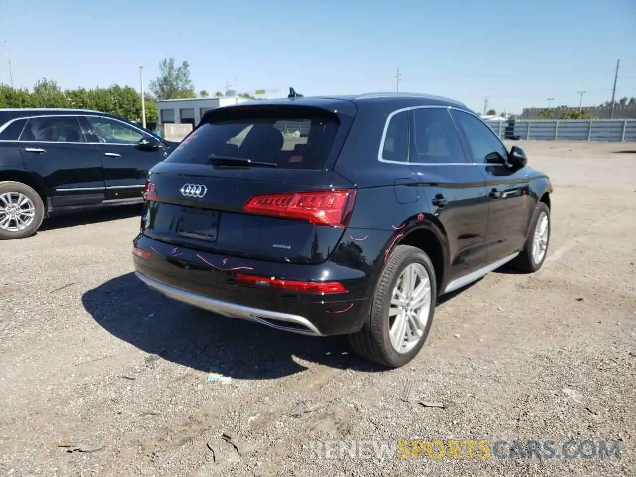 4 Фотография поврежденного автомобиля WA1BNAFY3K2098066 AUDI Q5 2019