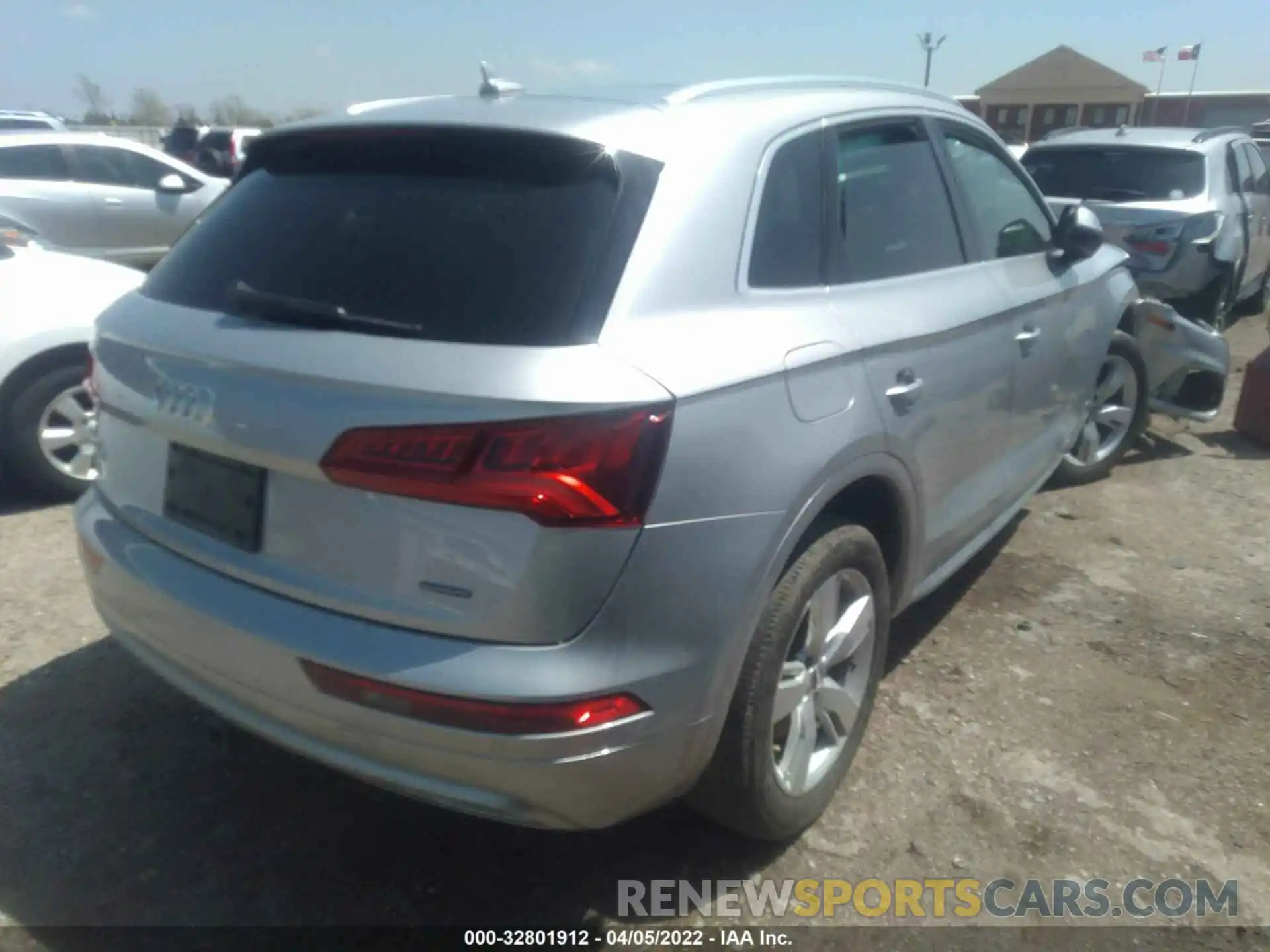 4 Photograph of a damaged car WA1BNAFY3K2113522 AUDI Q5 2019