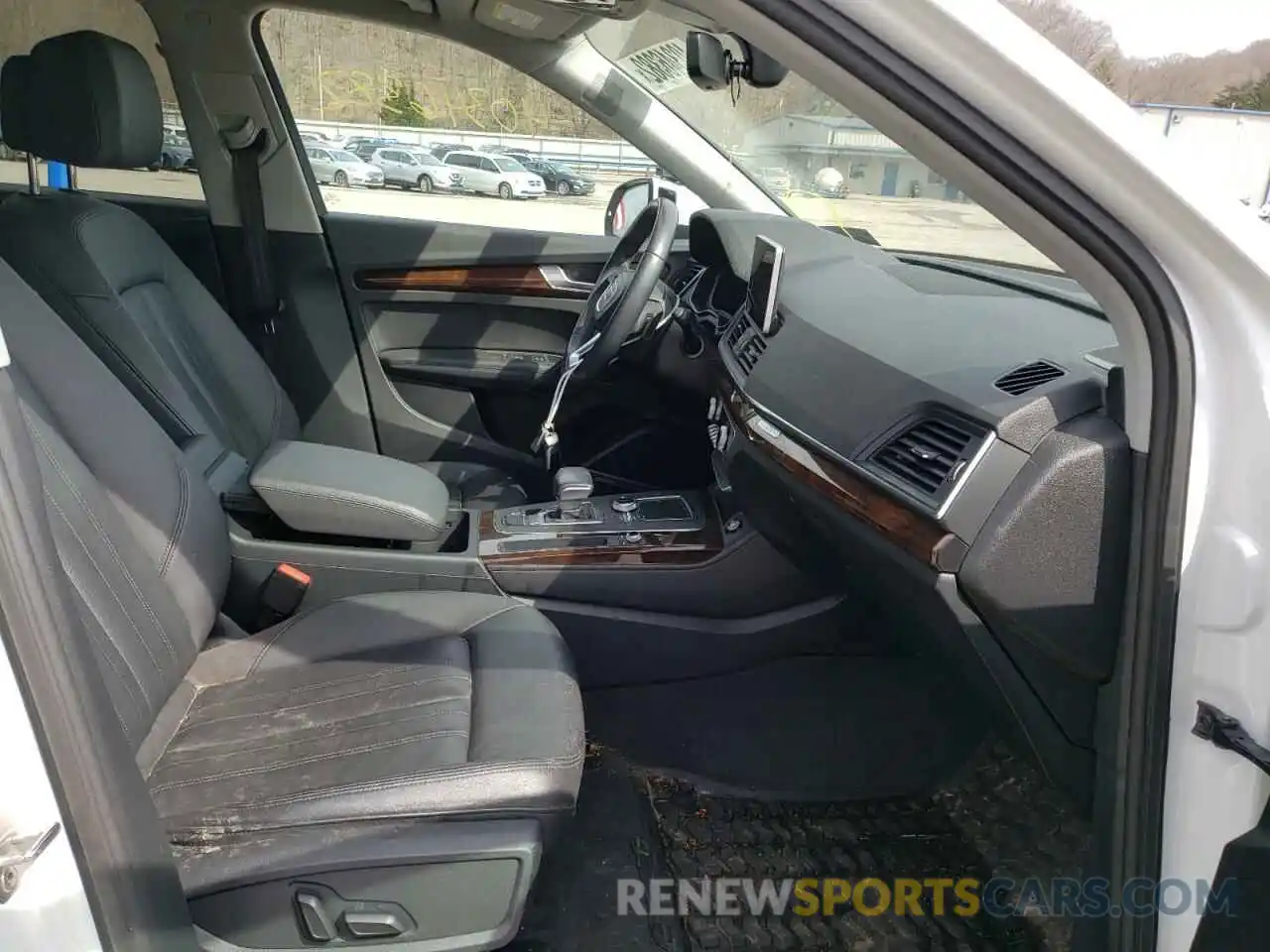 5 Photograph of a damaged car WA1BNAFY3K2115173 AUDI Q5 2019