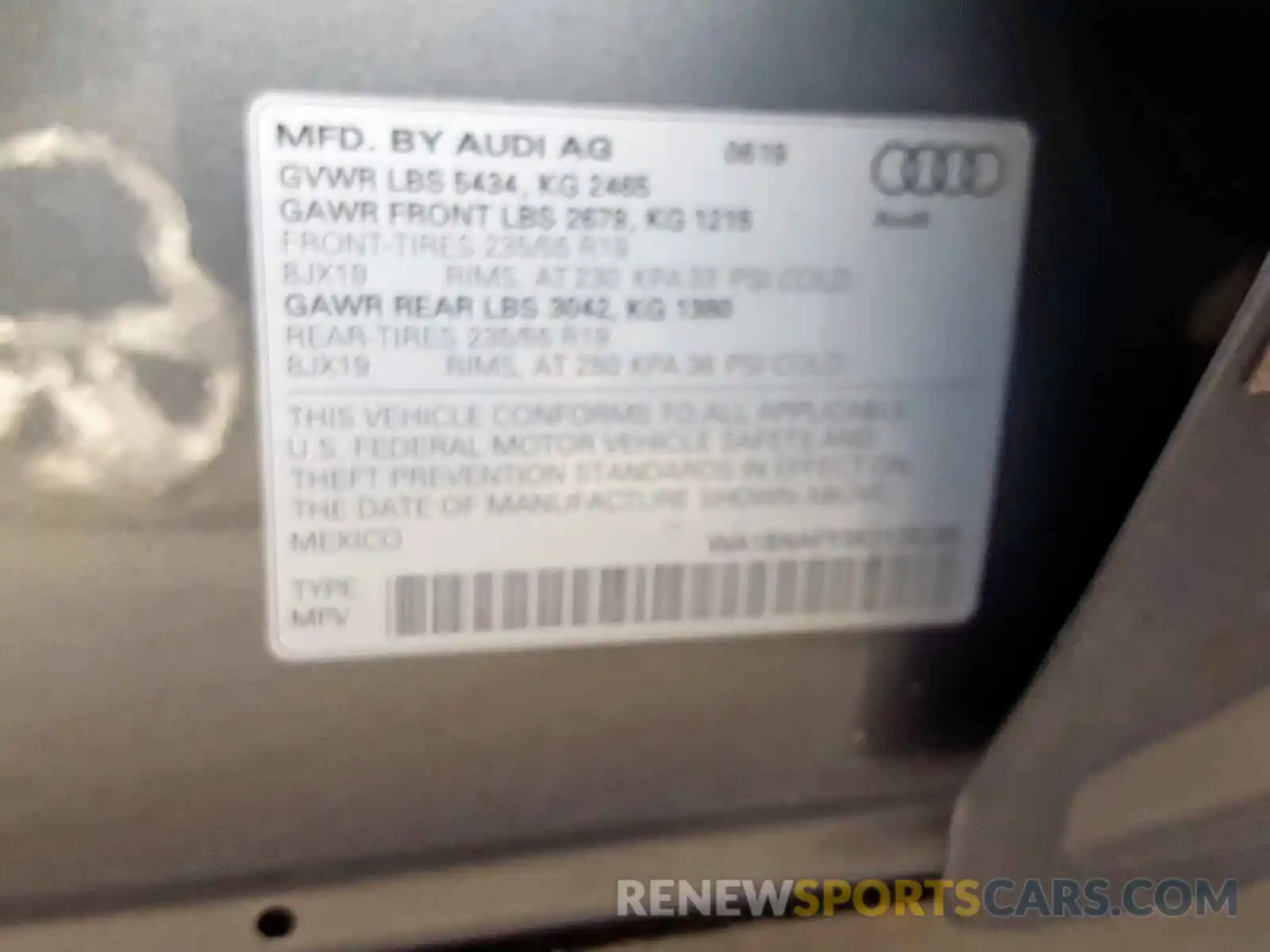 10 Photograph of a damaged car WA1BNAFY3K2126285 AUDI Q5 2019