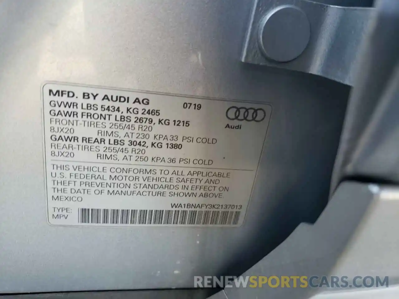 10 Photograph of a damaged car WA1BNAFY3K2137013 AUDI Q5 2019