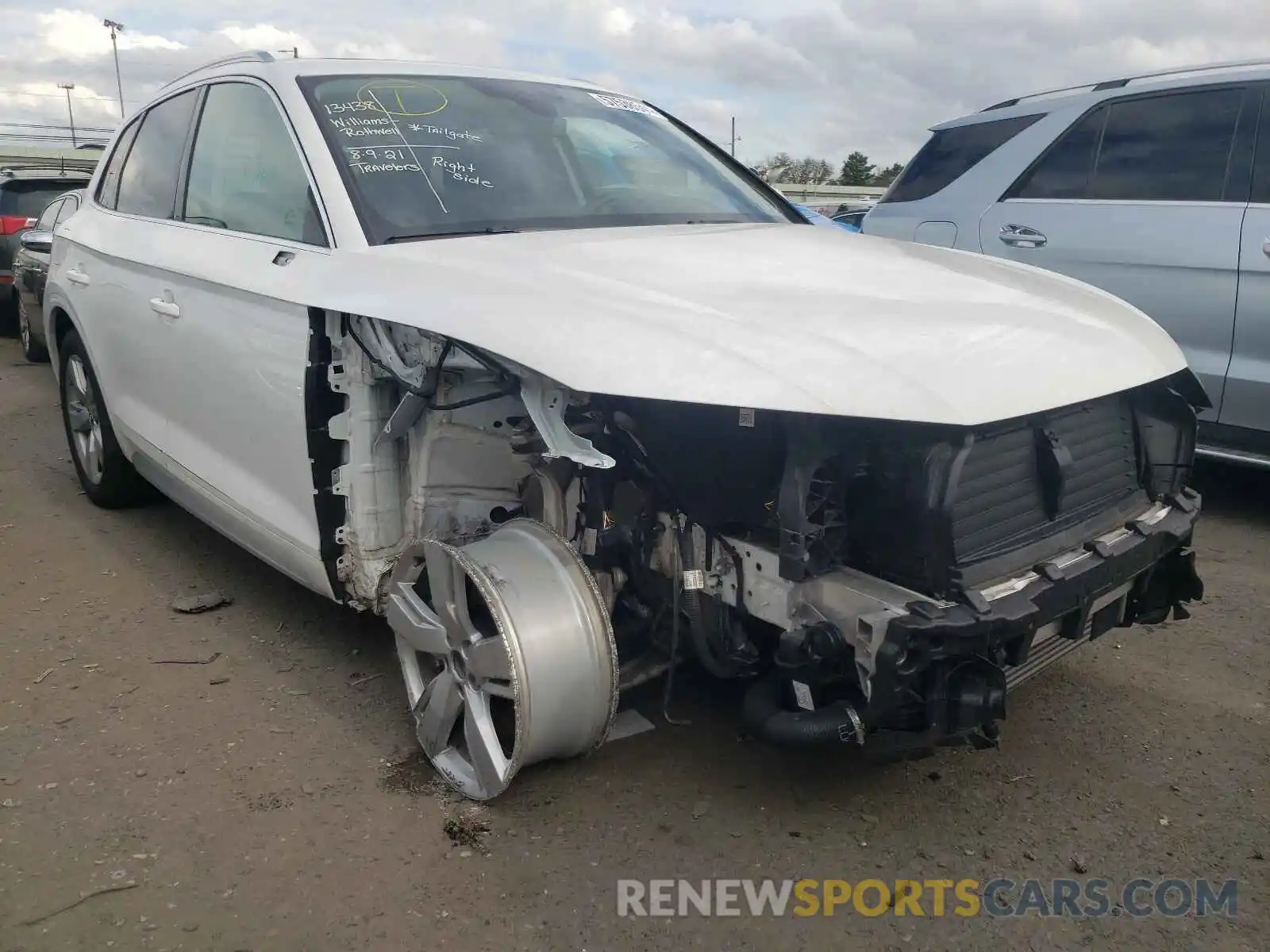 1 Фотография поврежденного автомобиля WA1BNAFY3K2138937 AUDI Q5 2019