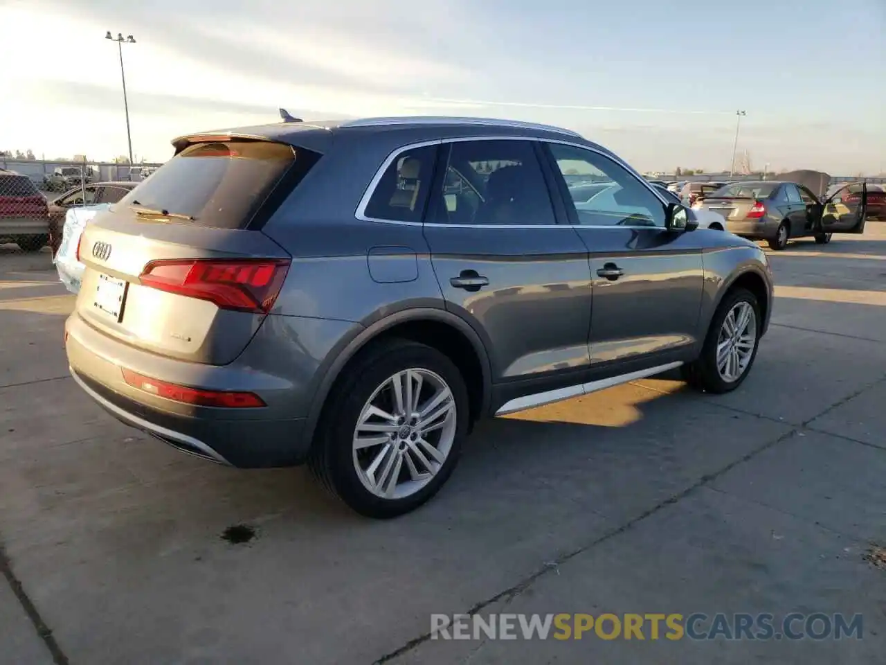 4 Фотография поврежденного автомобиля WA1BNAFY4K2025594 AUDI Q5 2019