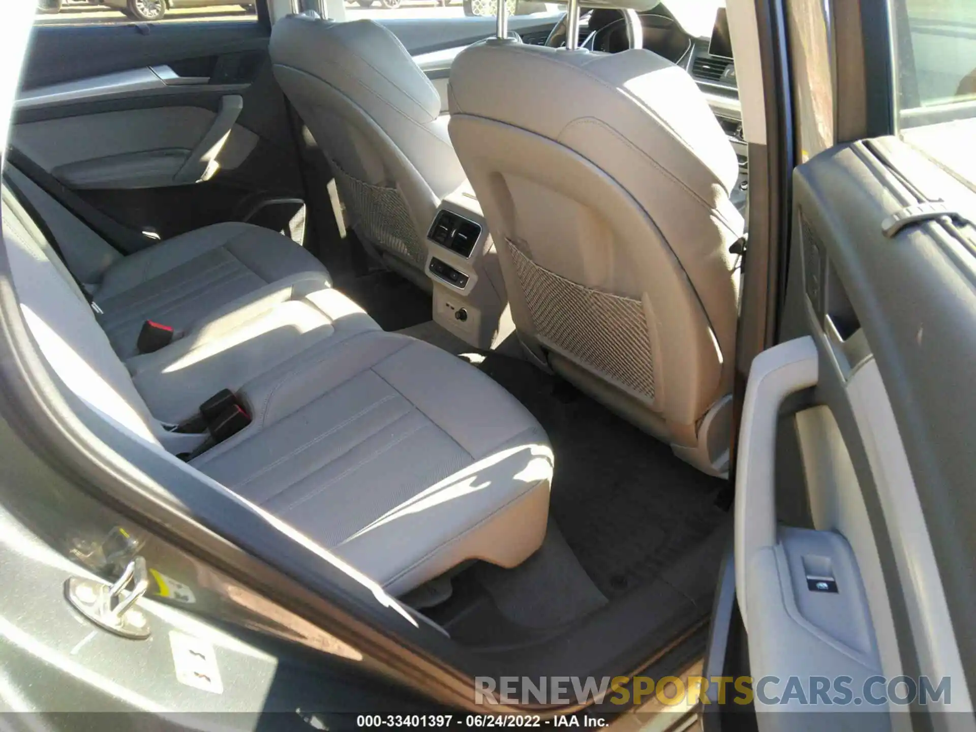 8 Photograph of a damaged car WA1BNAFY4K2033789 AUDI Q5 2019