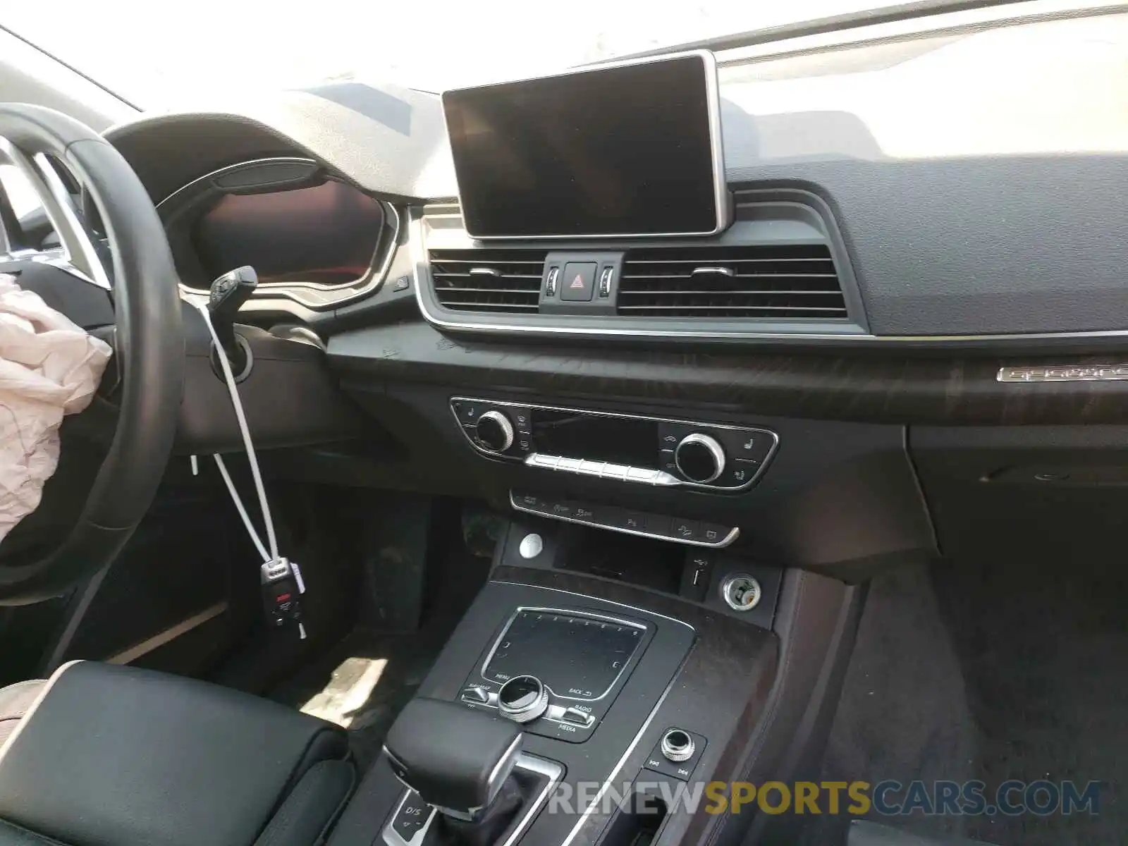 9 Photograph of a damaged car WA1BNAFY4K2037616 AUDI Q5 2019