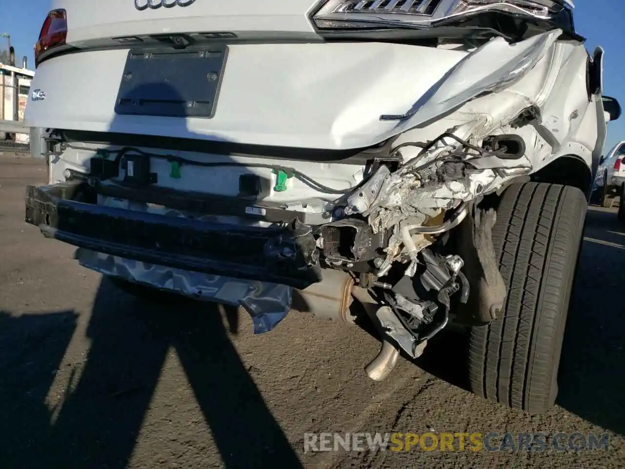 9 Photograph of a damaged car WA1BNAFY4K2085780 AUDI Q5 2019