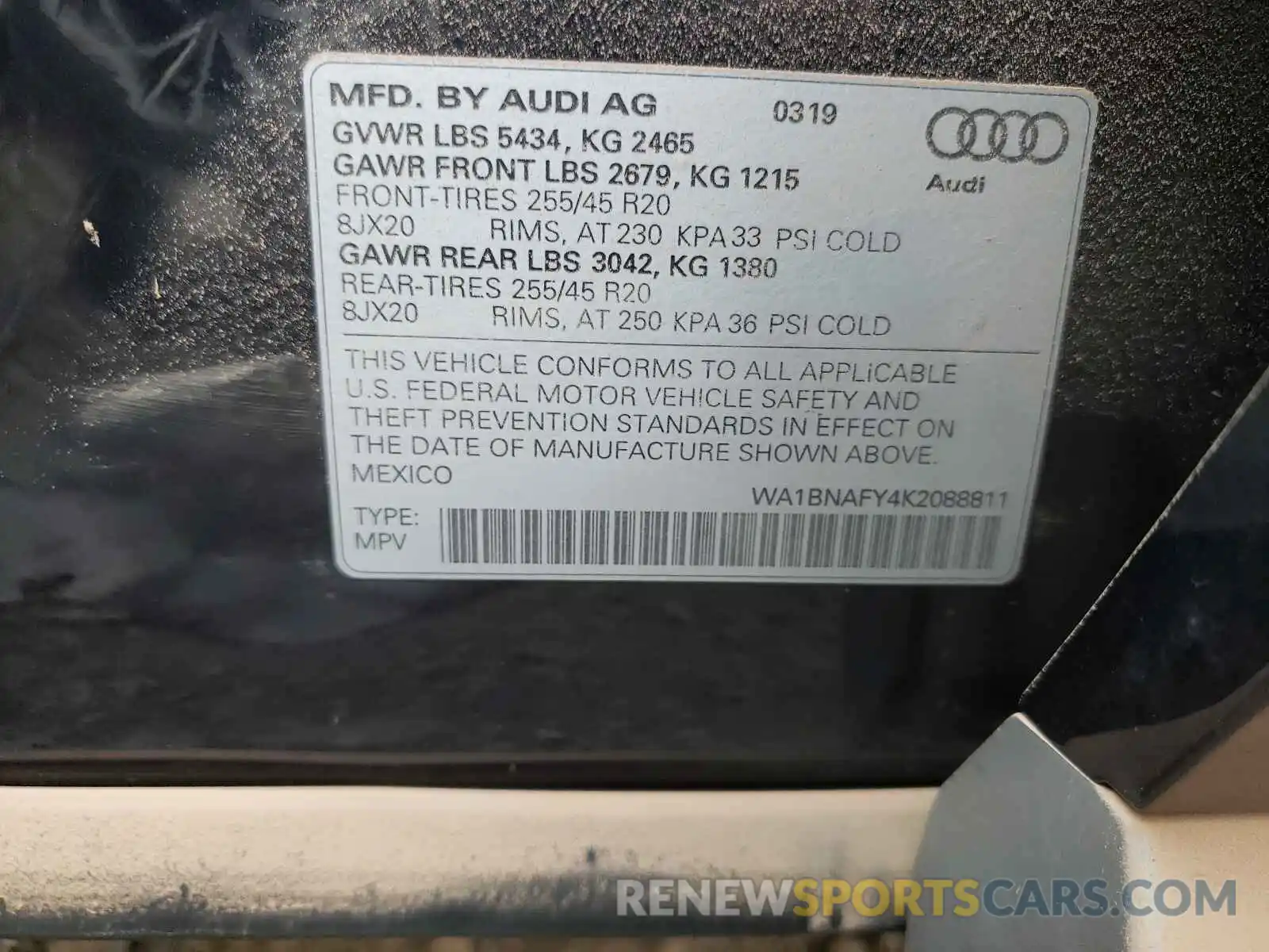 10 Photograph of a damaged car WA1BNAFY4K2088811 AUDI Q5 2019