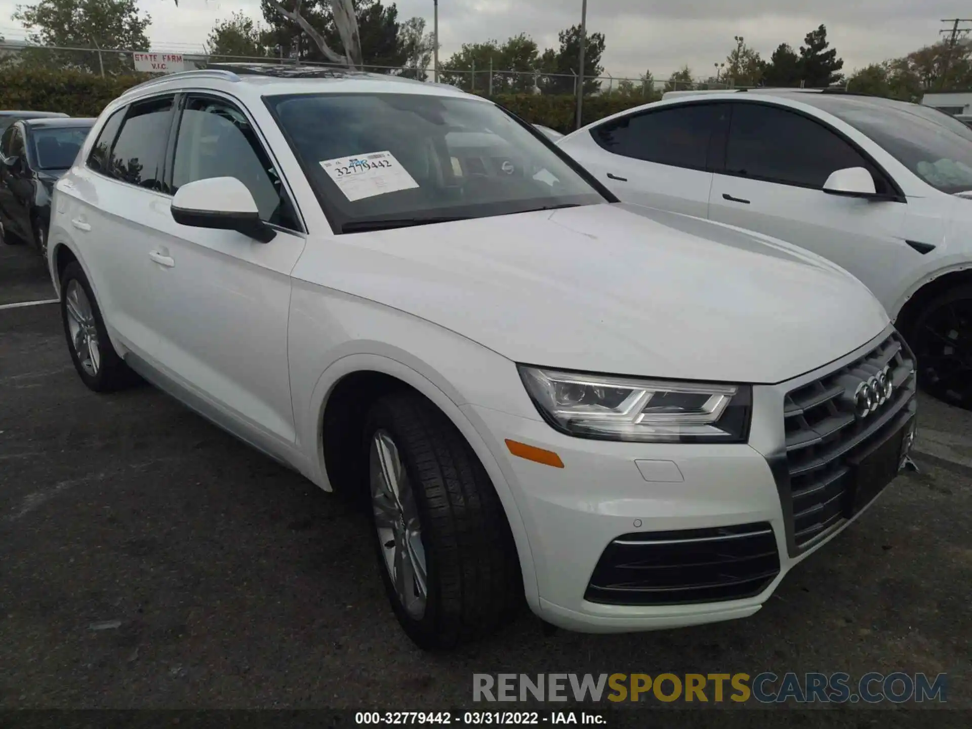 1 Photograph of a damaged car WA1BNAFY4K2095323 AUDI Q5 2019