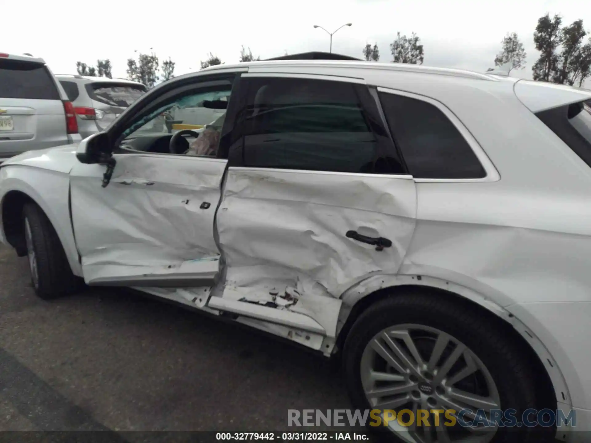 6 Photograph of a damaged car WA1BNAFY4K2095323 AUDI Q5 2019