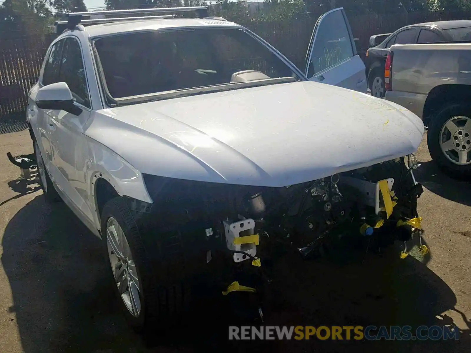 1 Photograph of a damaged car WA1BNAFY5K2028696 AUDI Q5 2019