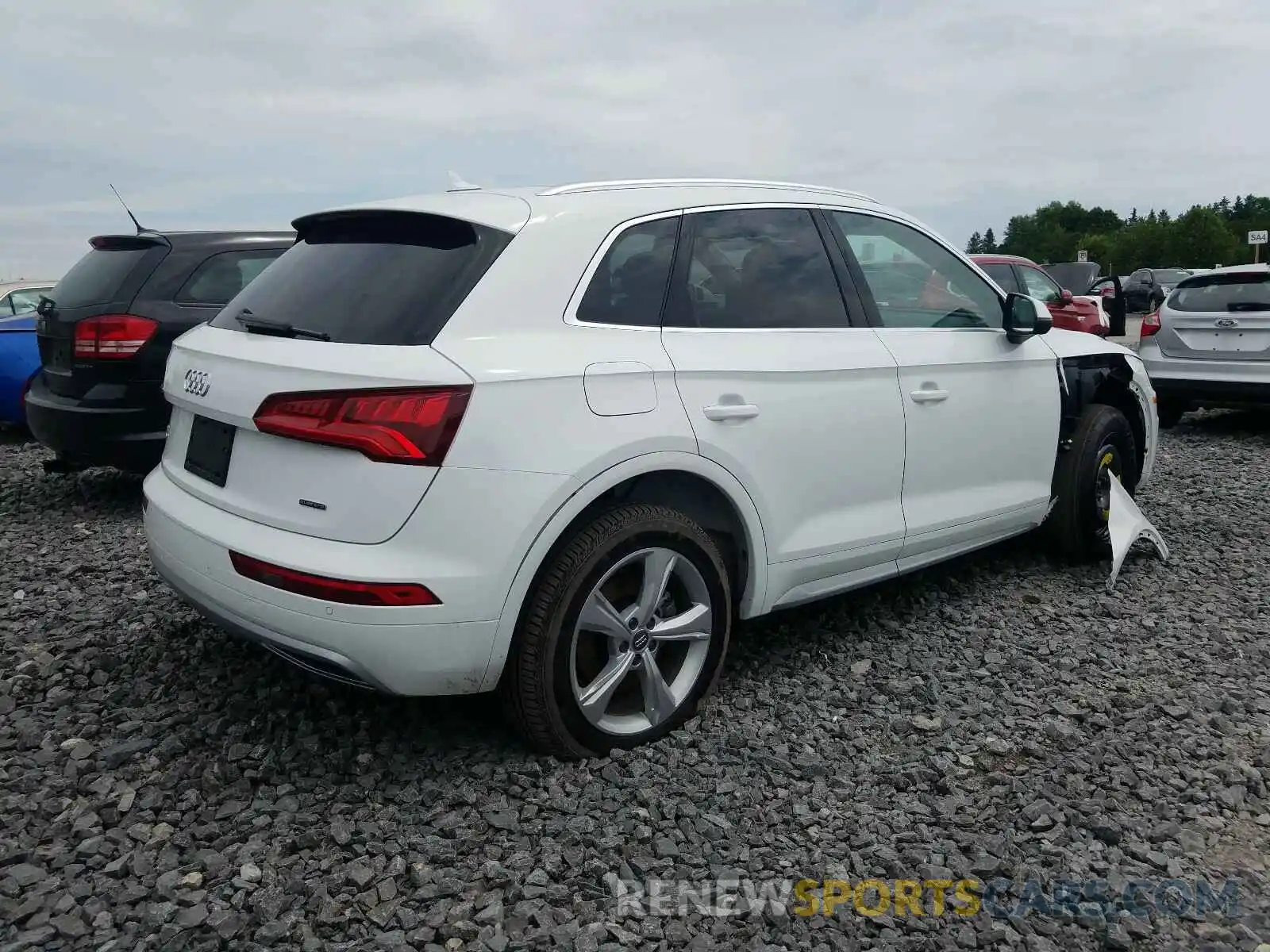 4 Photograph of a damaged car WA1BNAFY5K2075890 AUDI Q5 2019