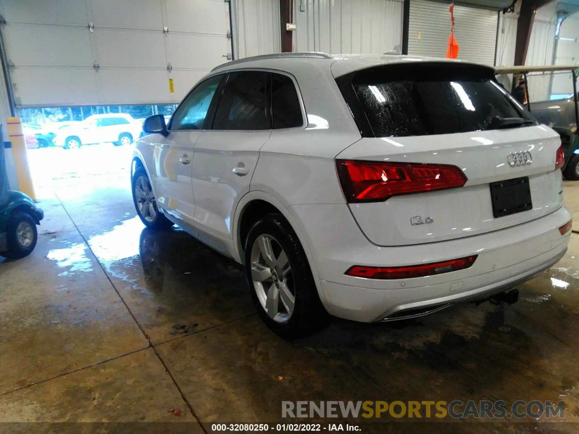 3 Photograph of a damaged car WA1BNAFY5K2087148 AUDI Q5 2019