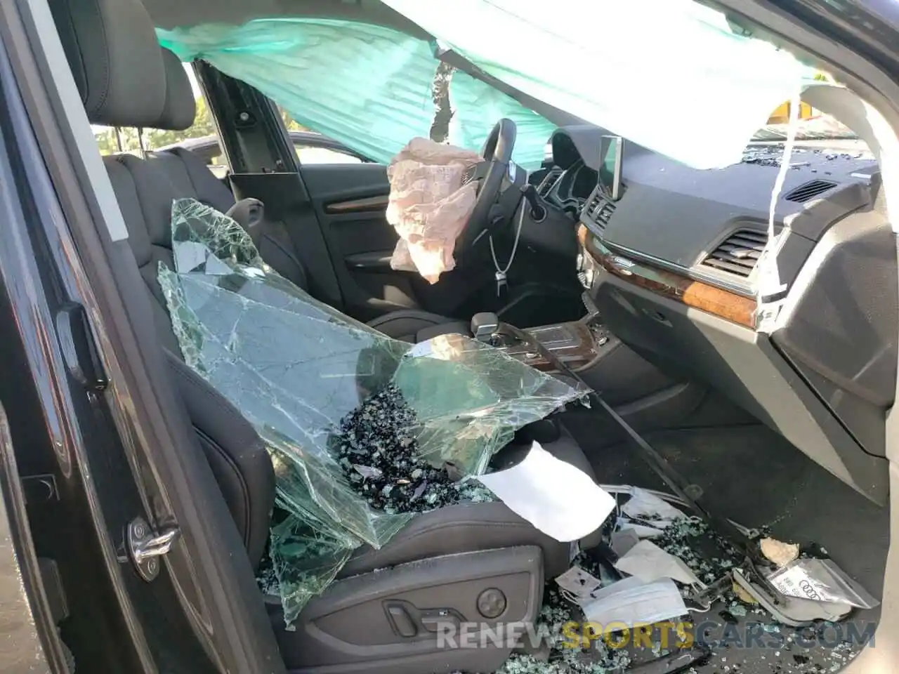 5 Photograph of a damaged car WA1BNAFY5K2098361 AUDI Q5 2019